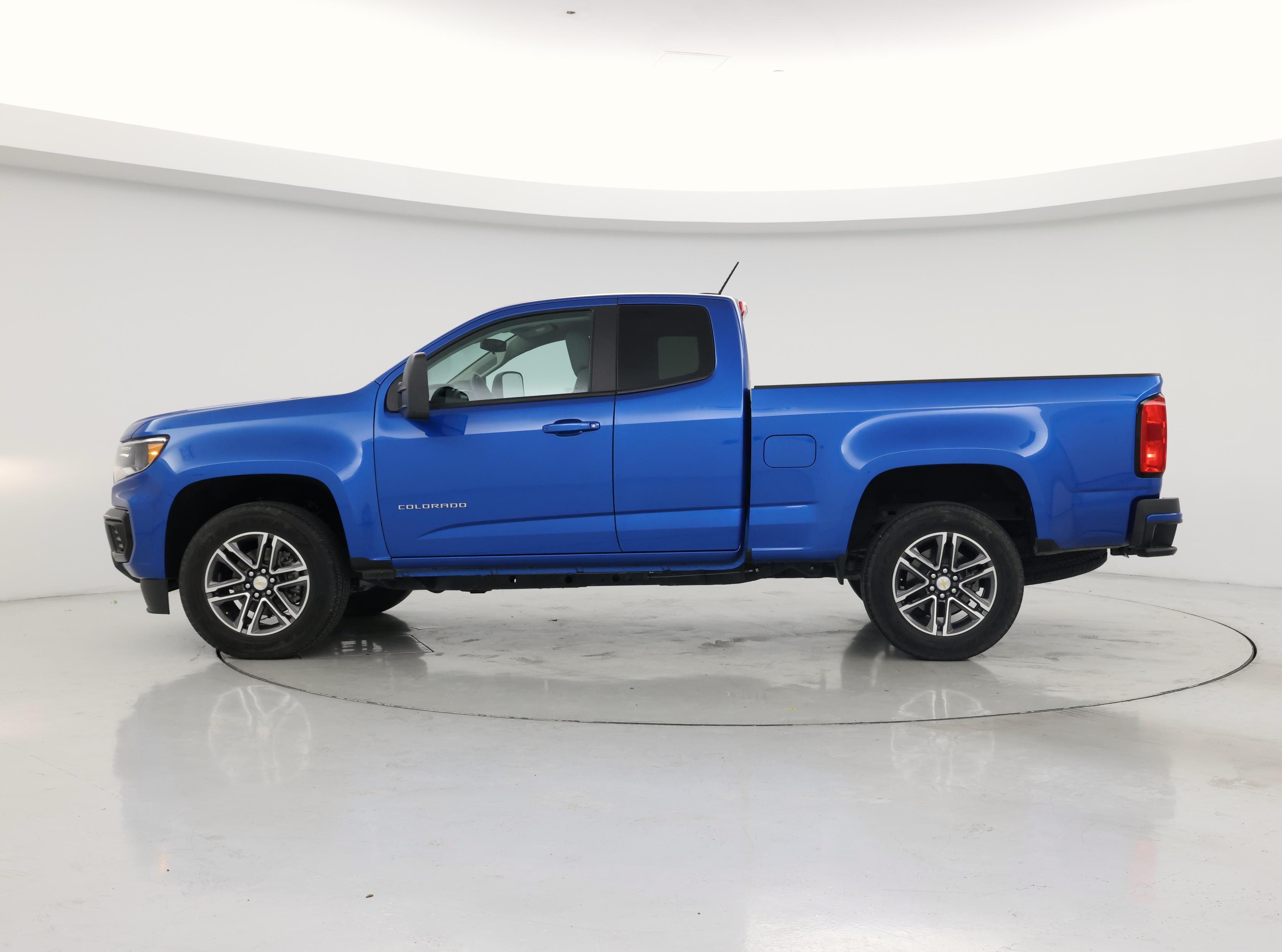 Thumbnail: 2021 Chevrolet Colorado - 3
