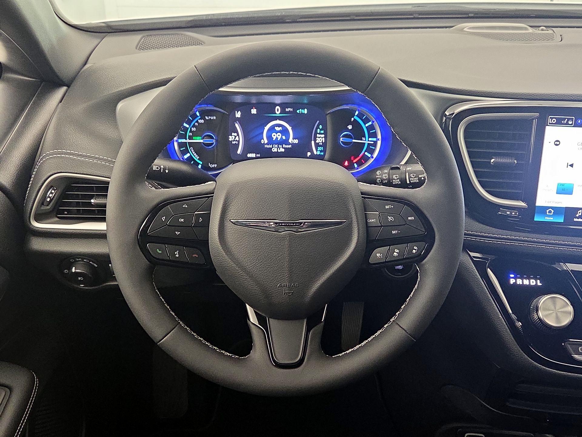 Thumbnail: 2023 Chrysler Pacifica - 10