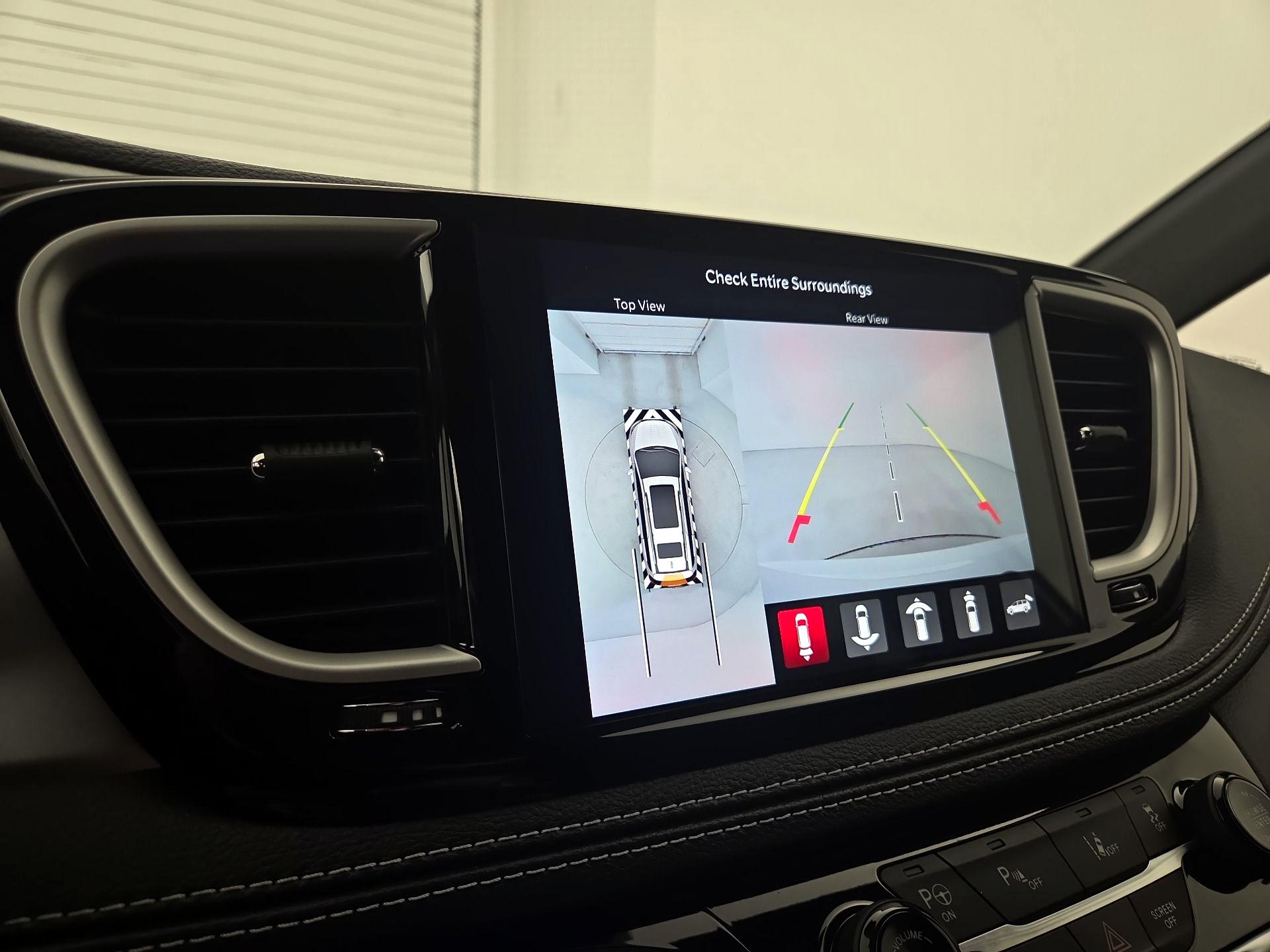 Thumbnail: 2023 Chrysler Pacifica - 14
