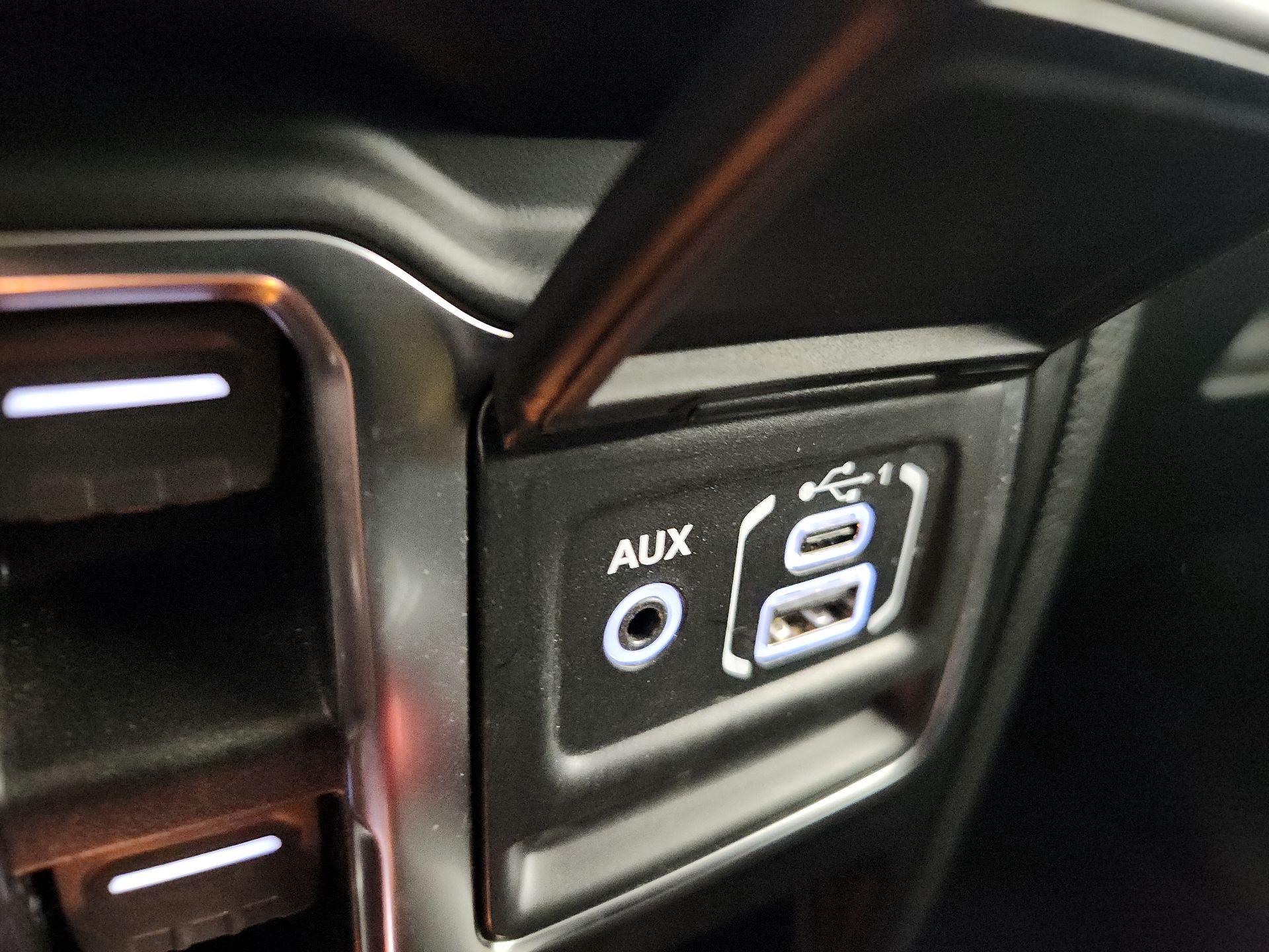 Thumbnail: 2021 Jeep Gladiator - 19