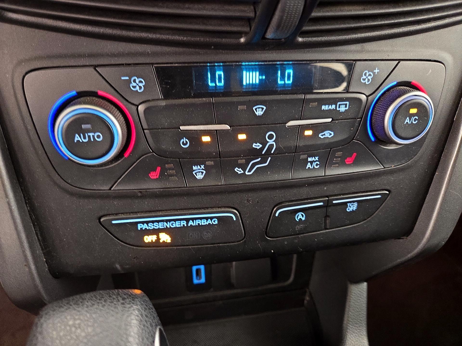 Thumbnail: 2018 Ford Escape - 16