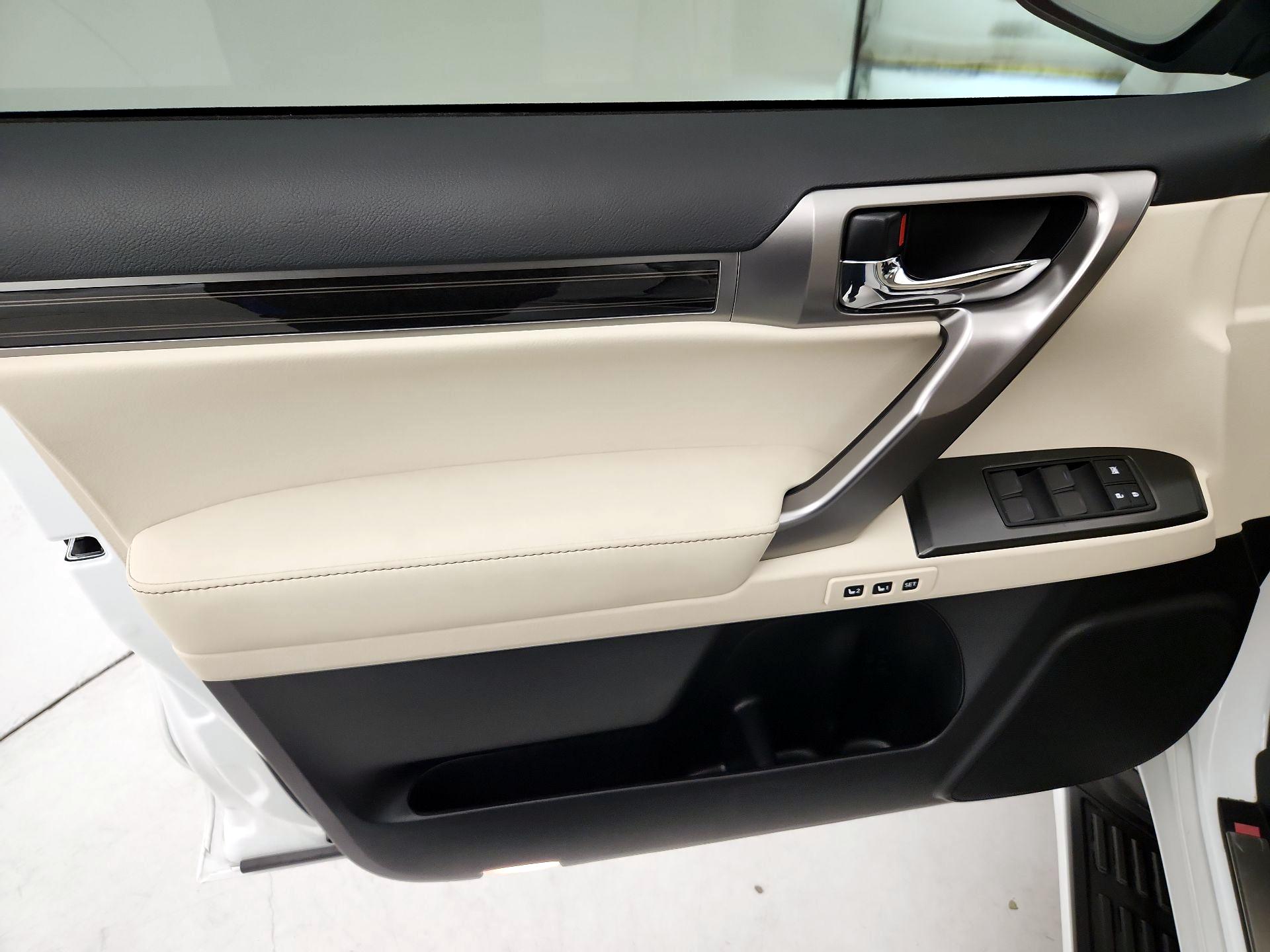 Thumbnail: 2023 Lexus GX - 12