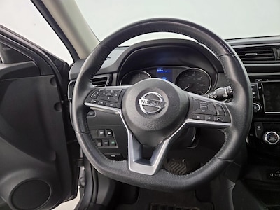 Steering Wheel & Instrument Cluster (On)