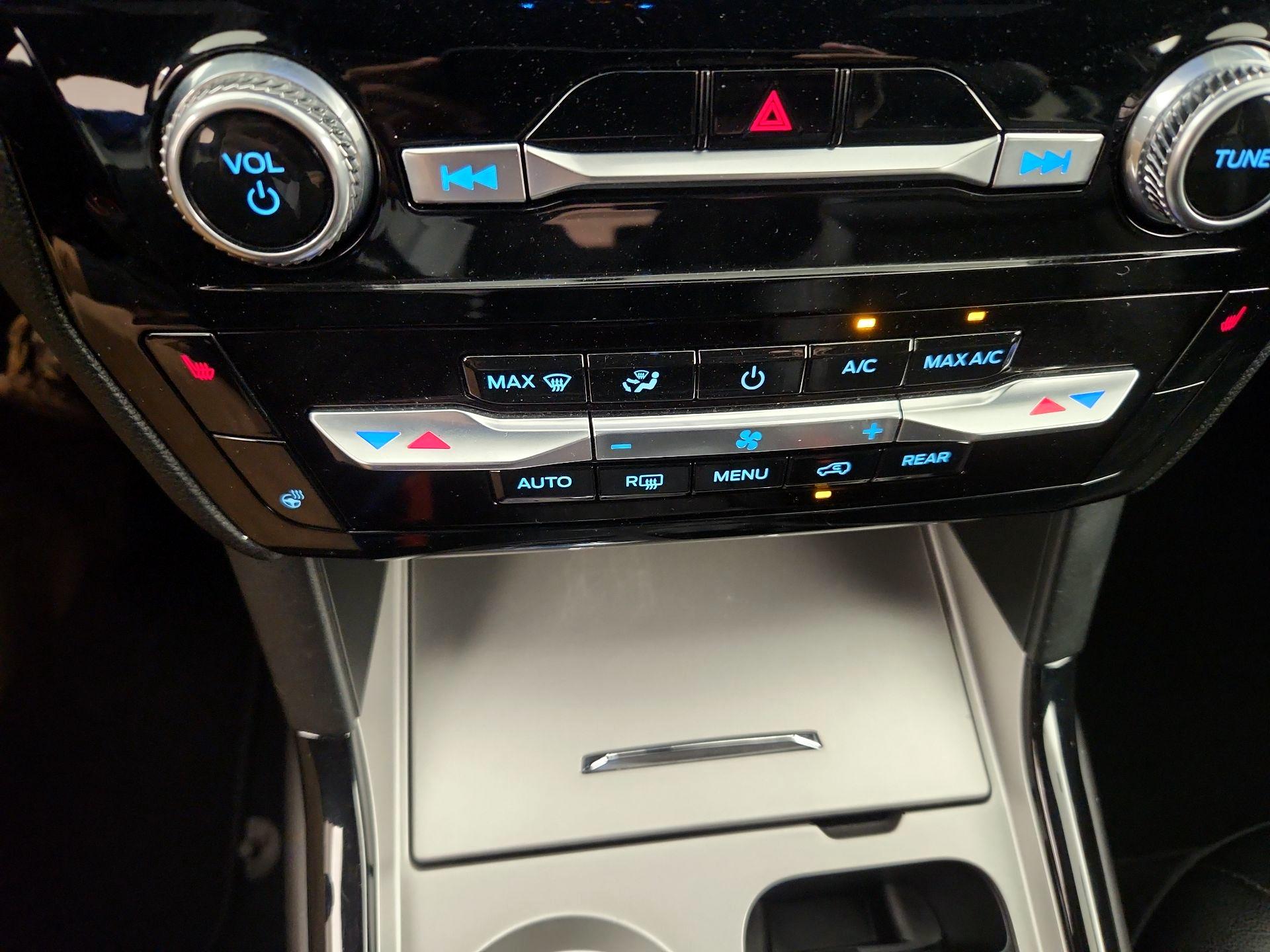 Thumbnail: 2023 Ford Explorer - 17