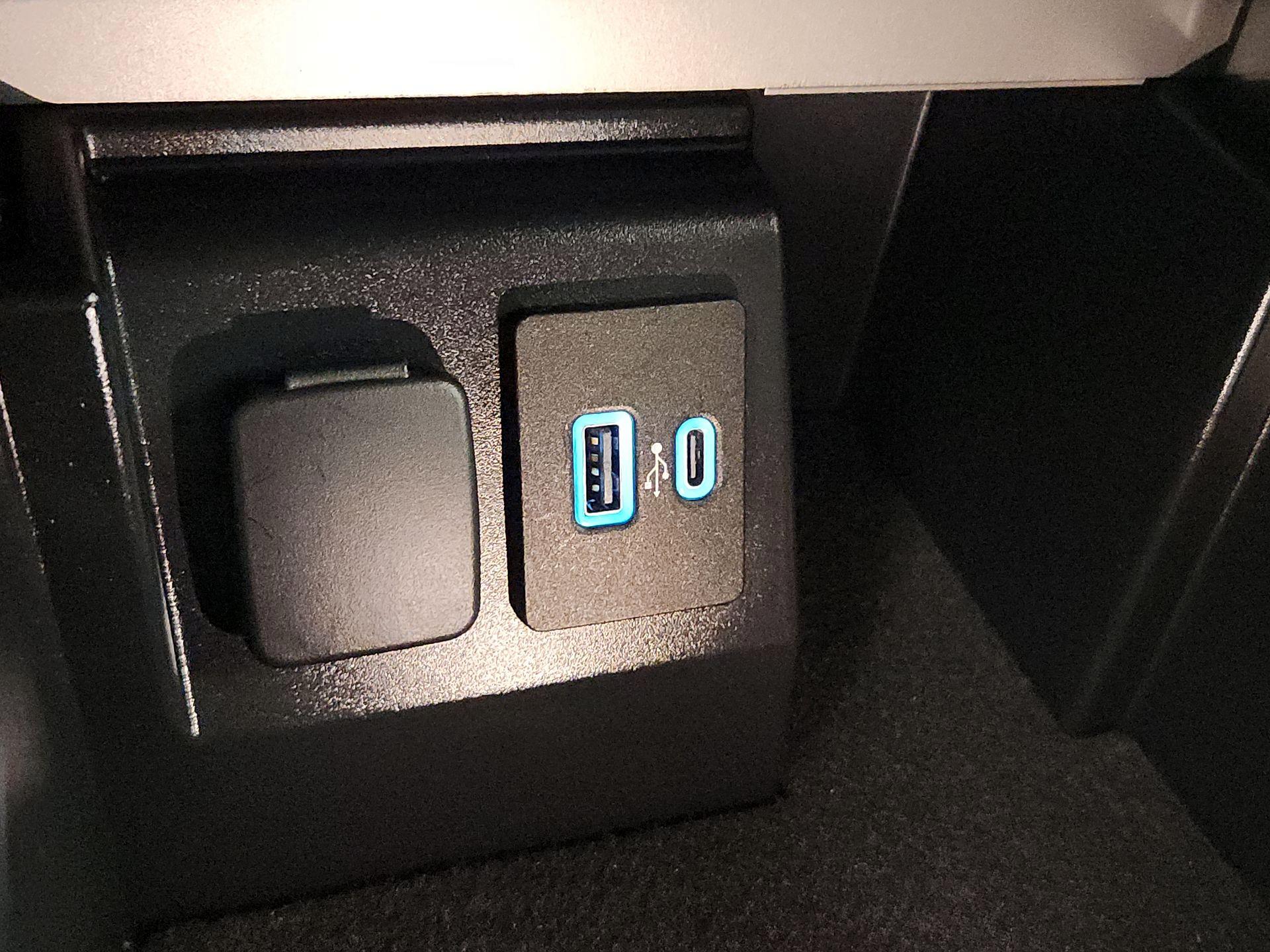 Thumbnail: 2023 Ford Explorer - 19