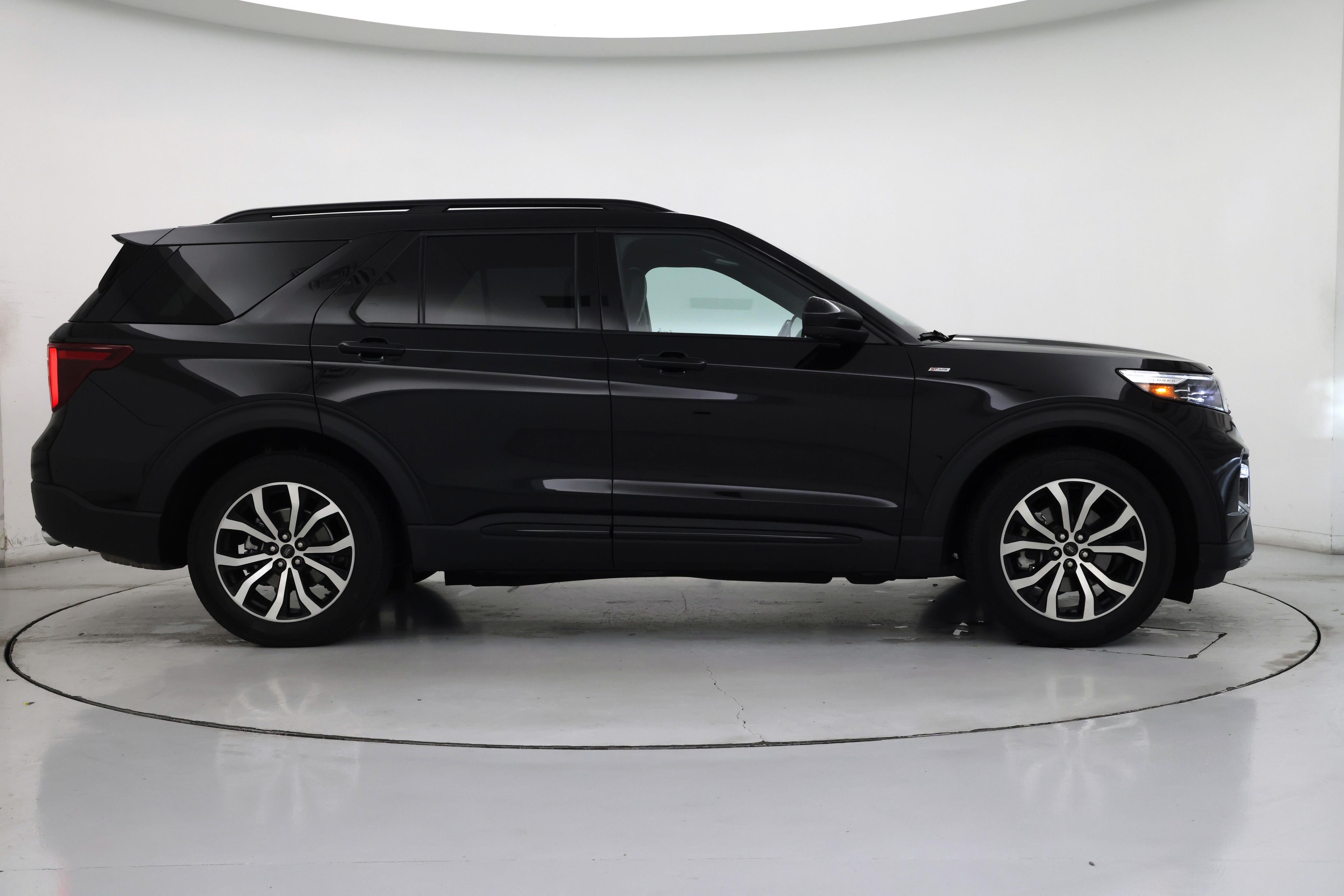 Thumbnail: 2023 Ford Explorer - 7