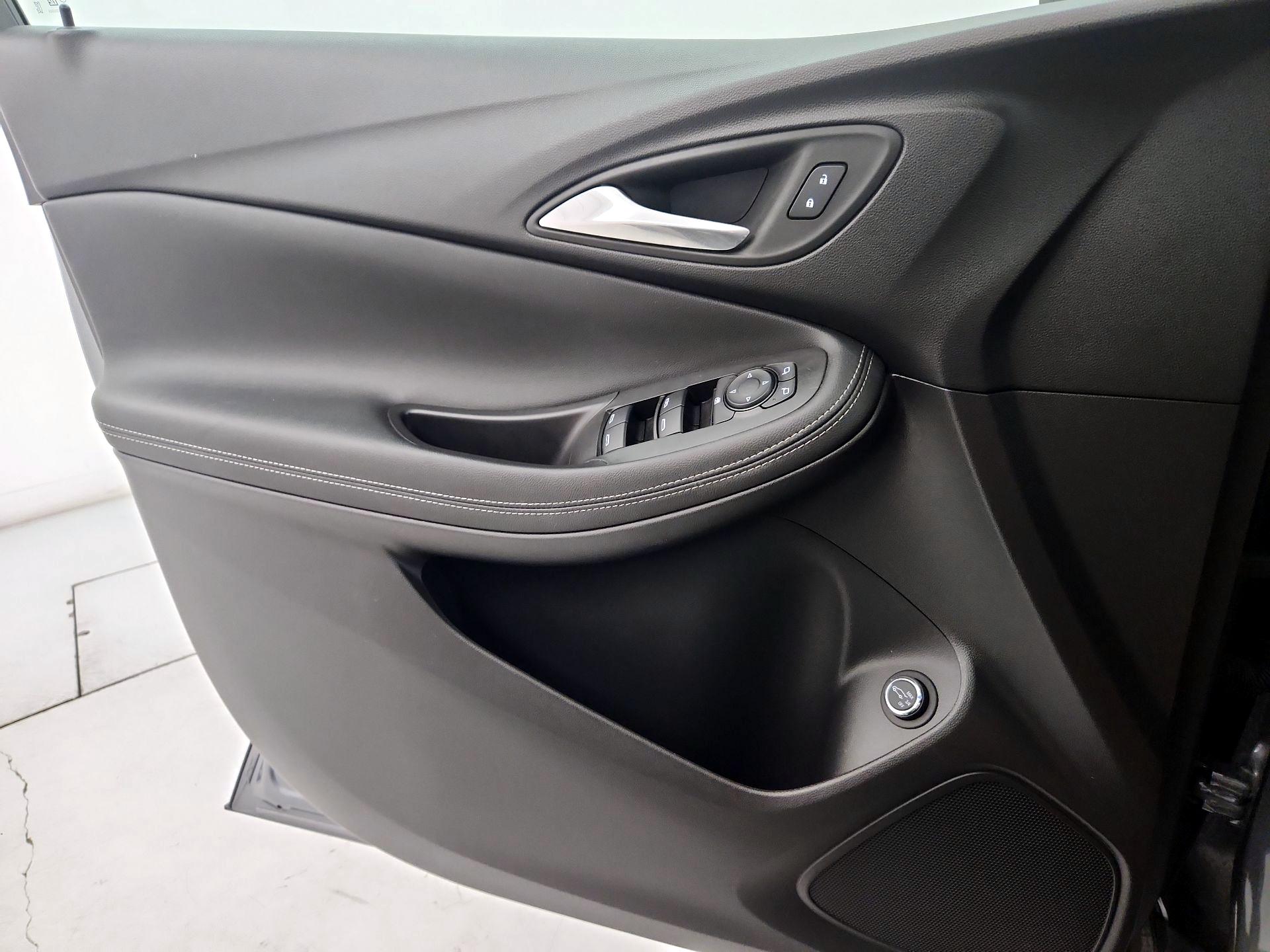 Thumbnail: 2022 Buick Encore GX - 12