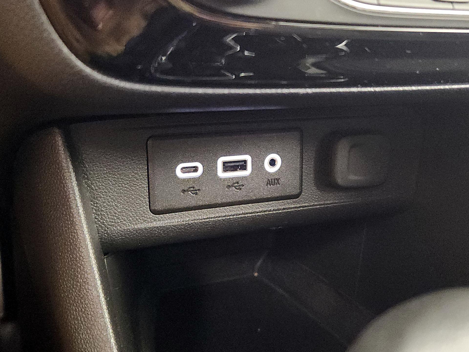 Thumbnail: 2022 Buick Encore GX - 18