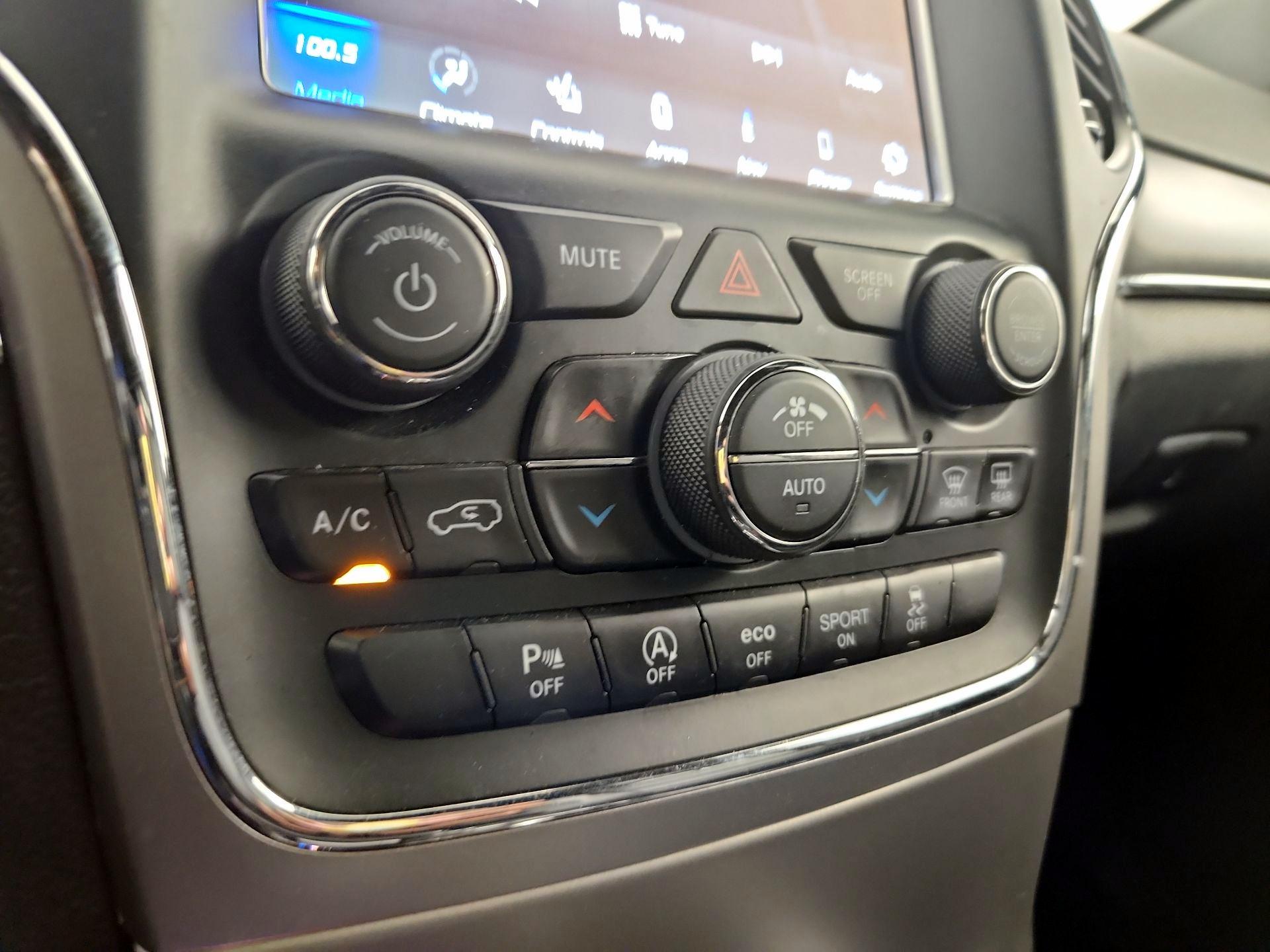 Thumbnail: 2018 Jeep Grand Cherokee - 15