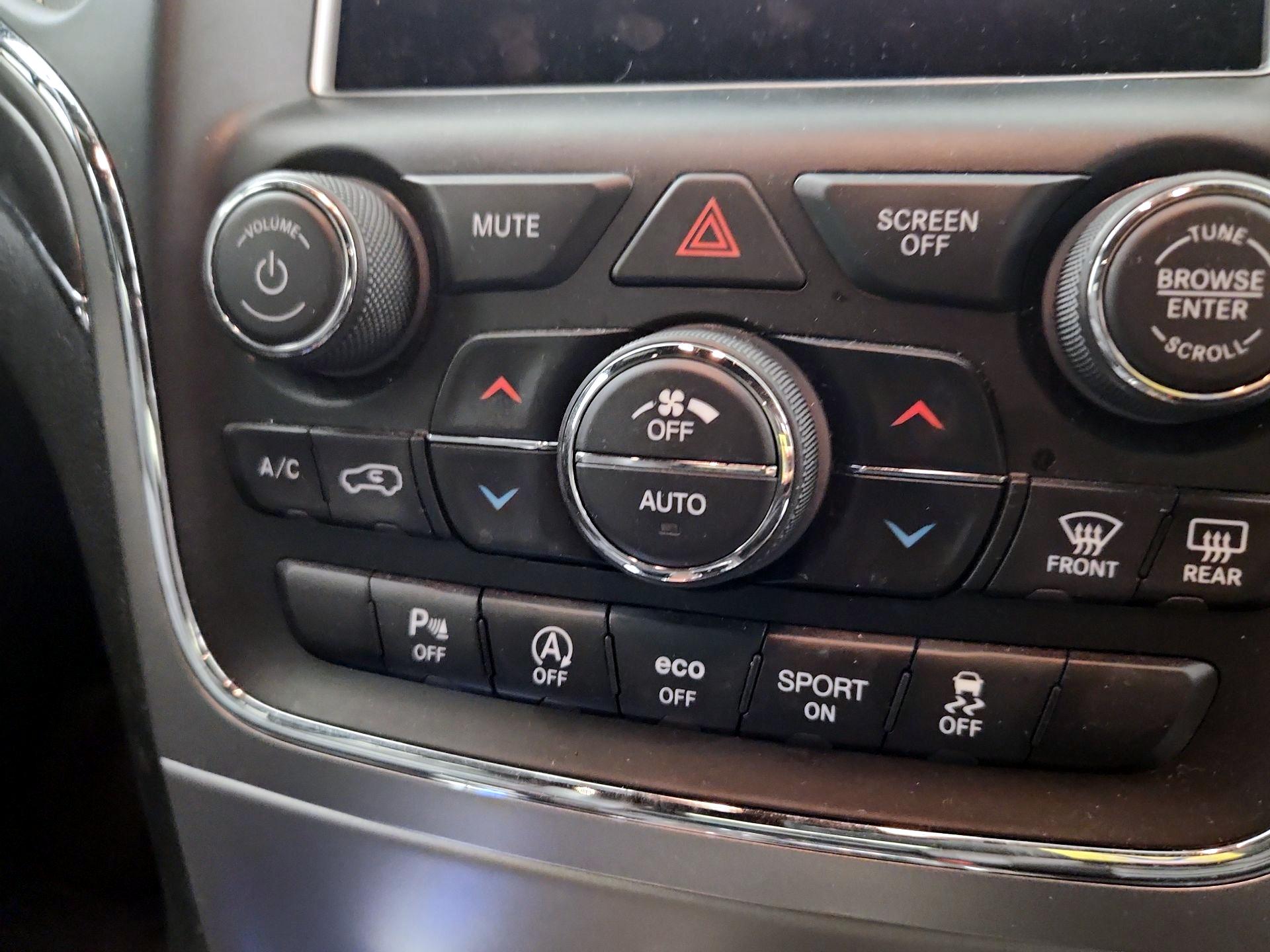 Thumbnail: 2018 Jeep Grand Cherokee - 16