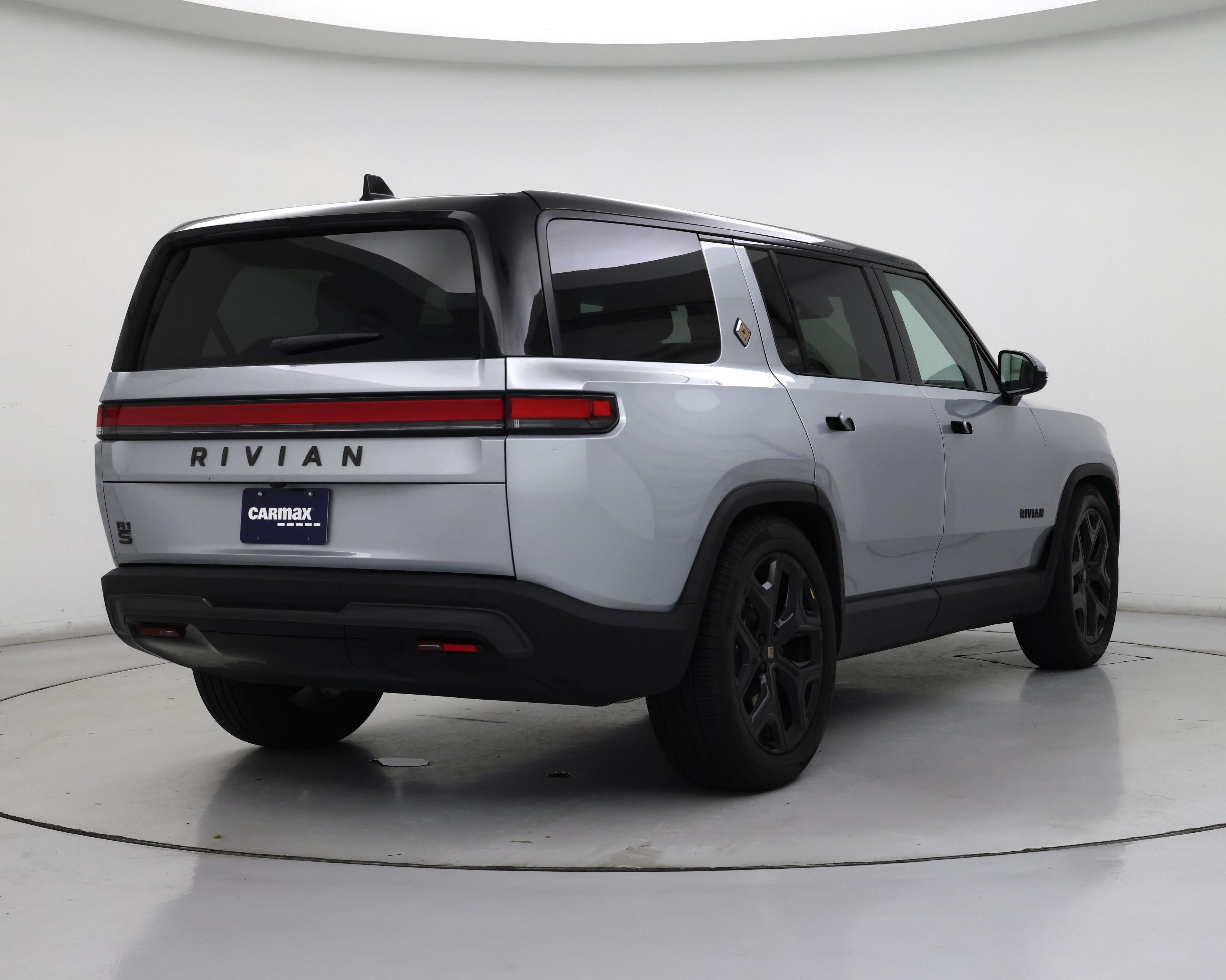 Thumbnail: 2025 Rivian R1S - 8
