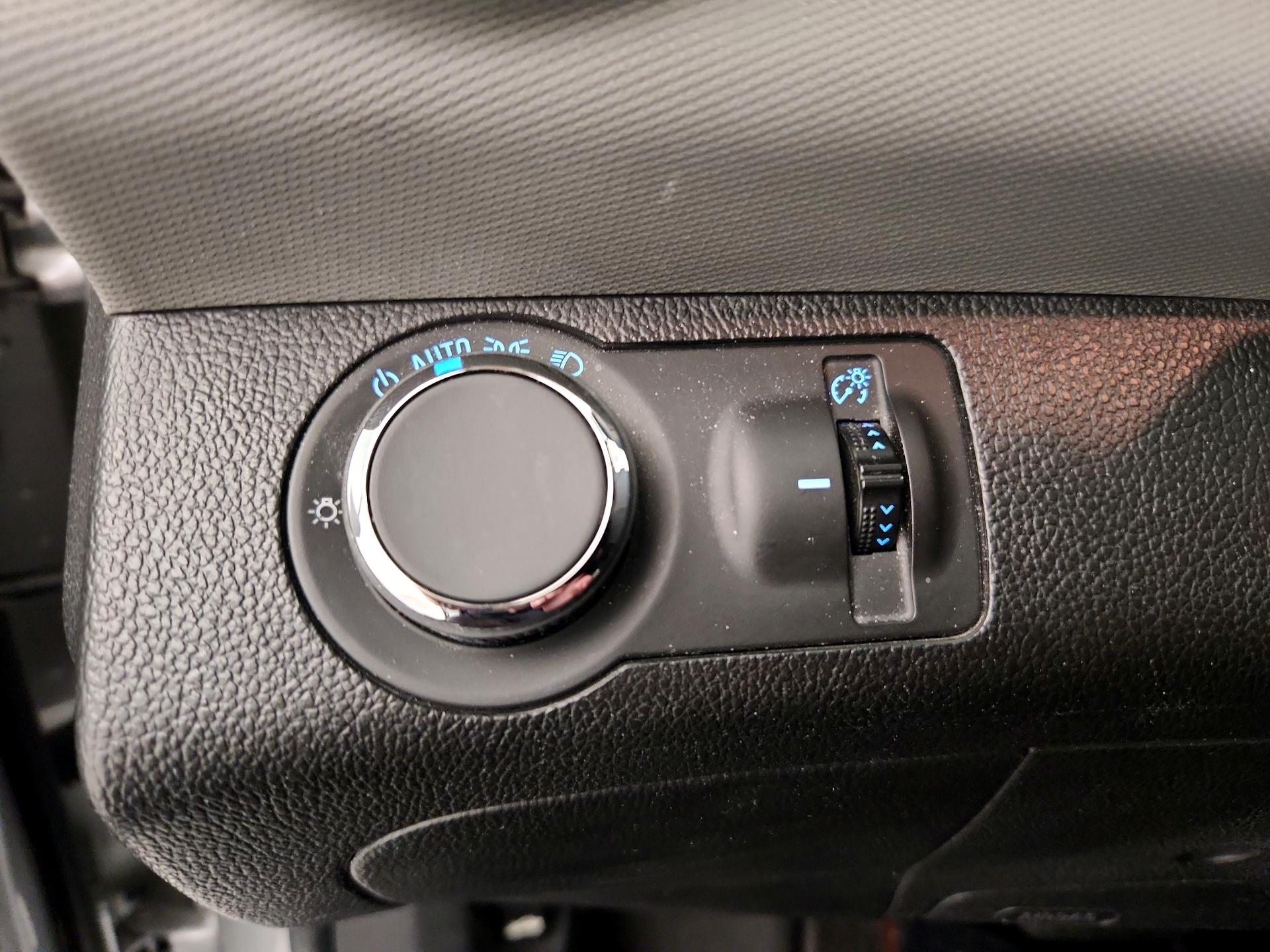 Thumbnail: 2015 Chevrolet Sonic - 13