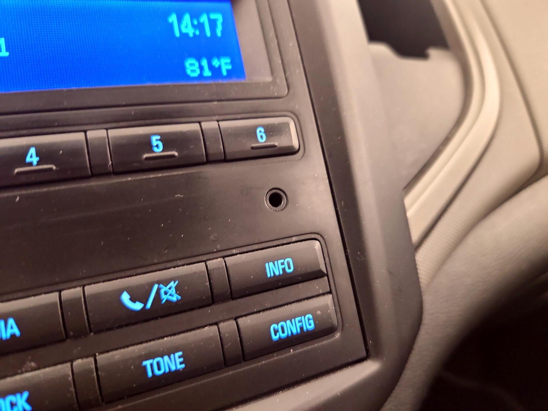 Thumbnail: 2015 Chevrolet Sonic - 17