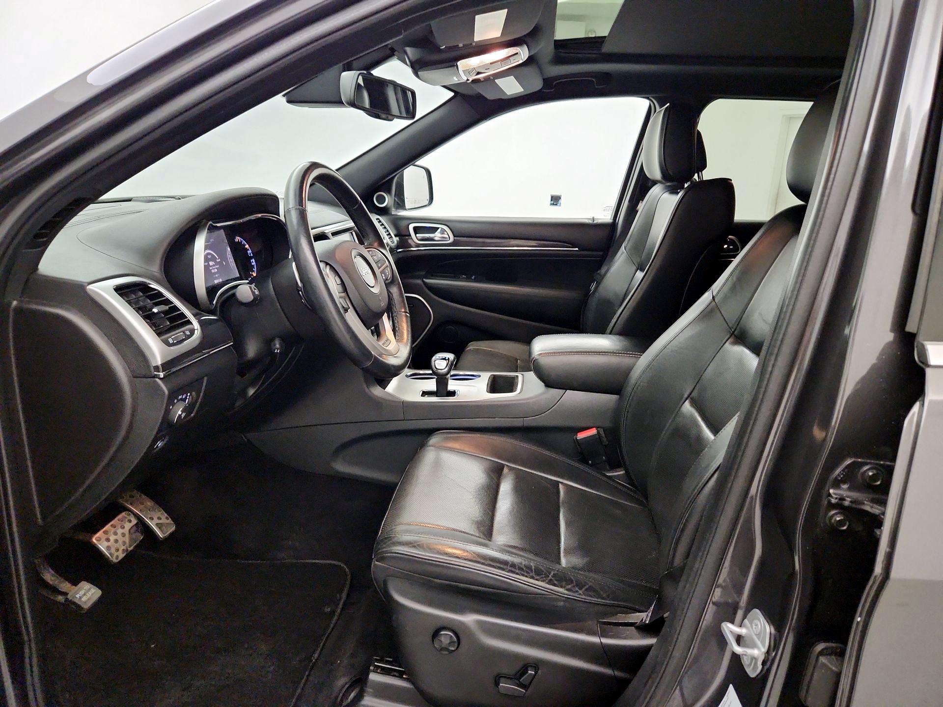 Thumbnail: 2015 Jeep Grand Cherokee - 11