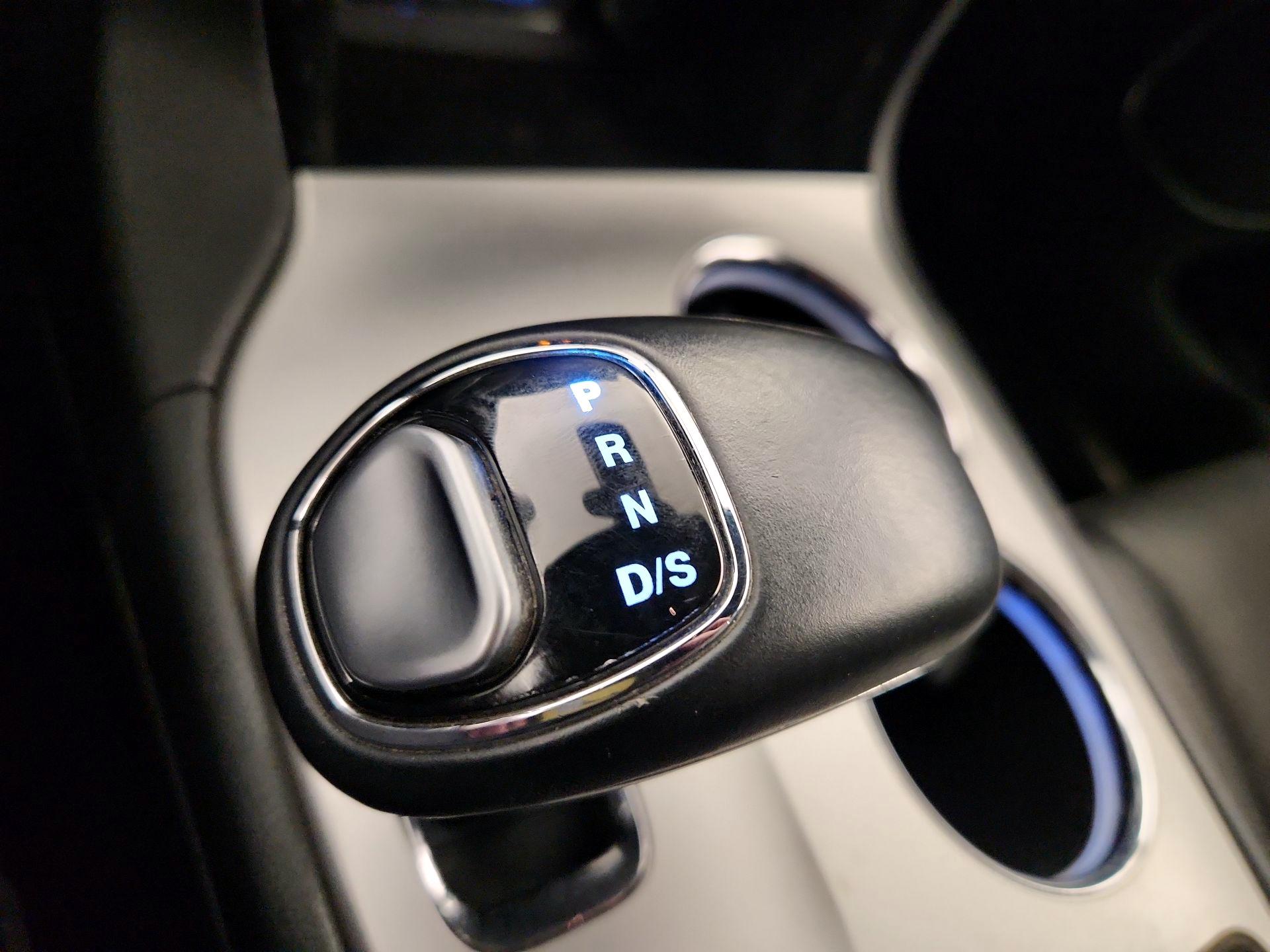 Thumbnail: 2015 Jeep Grand Cherokee - 18