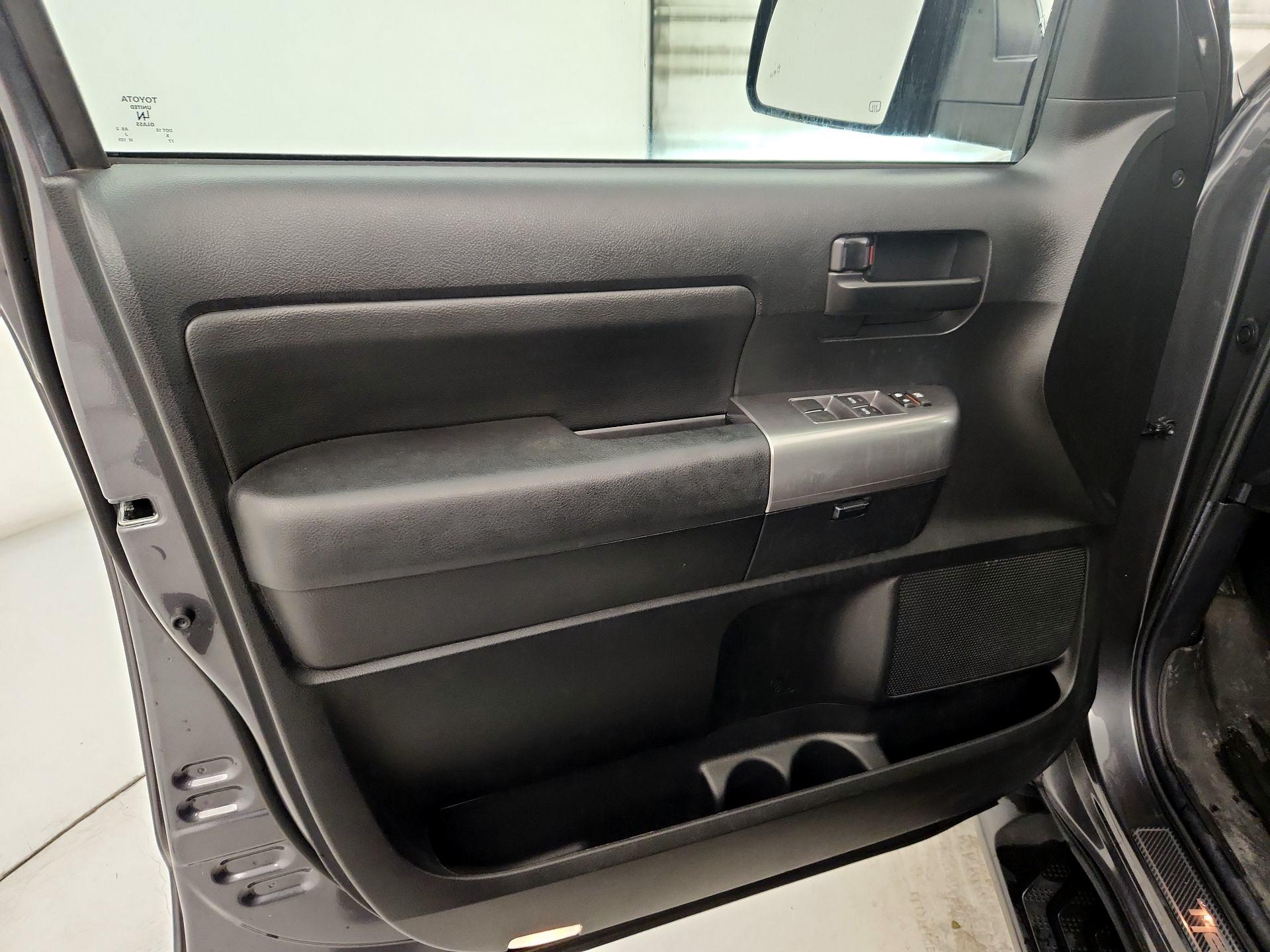 Thumbnail: 2021 Toyota Sequoia - 12