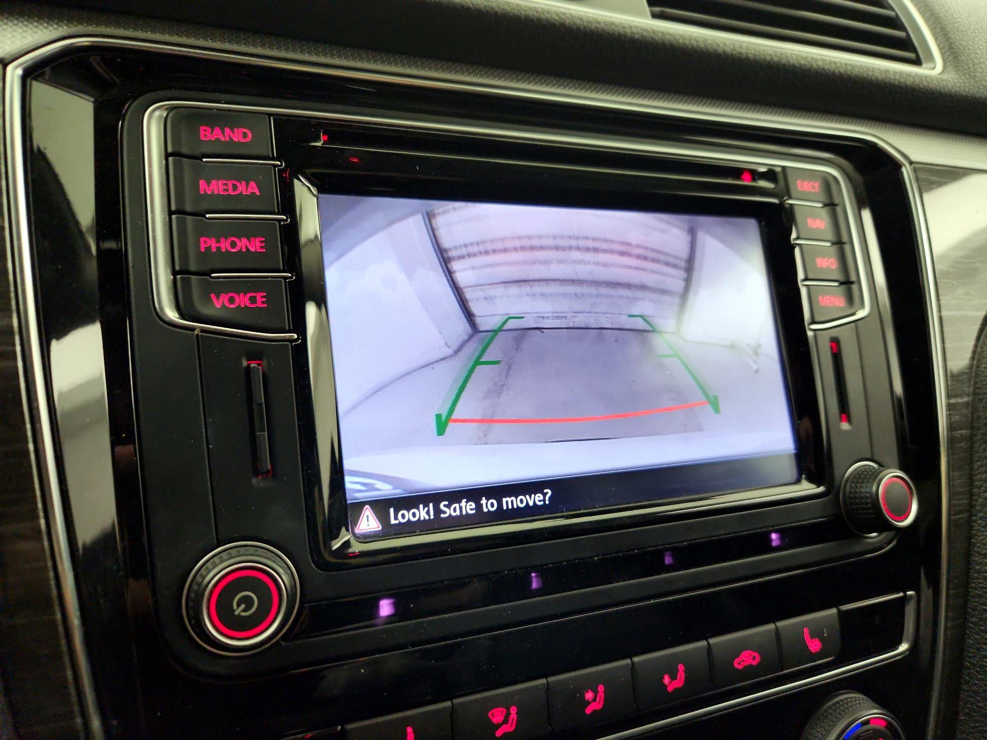 Thumbnail: 2016 Volkswagen Passat - 14