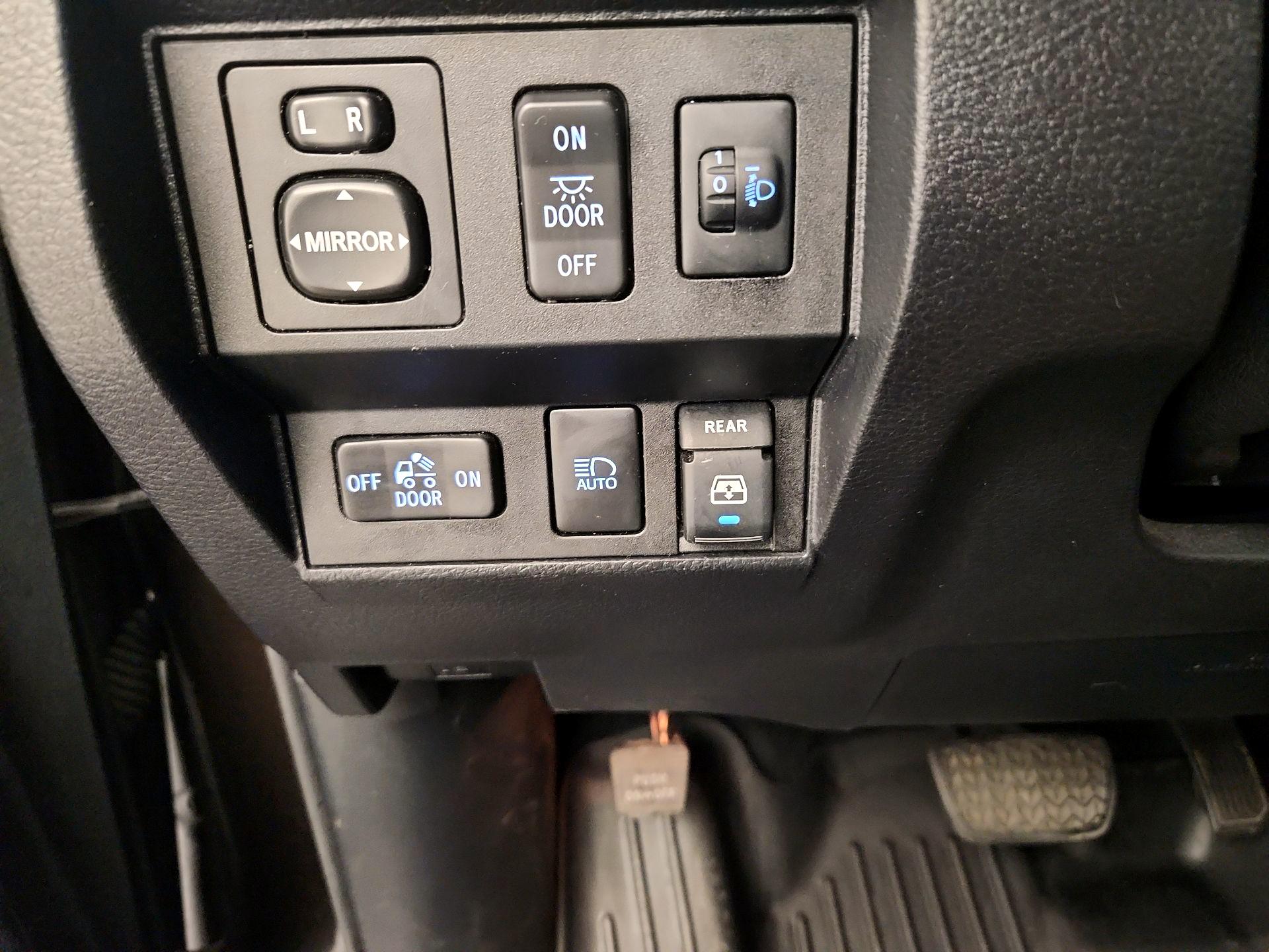 Thumbnail: 2018 Toyota Tundra - 13