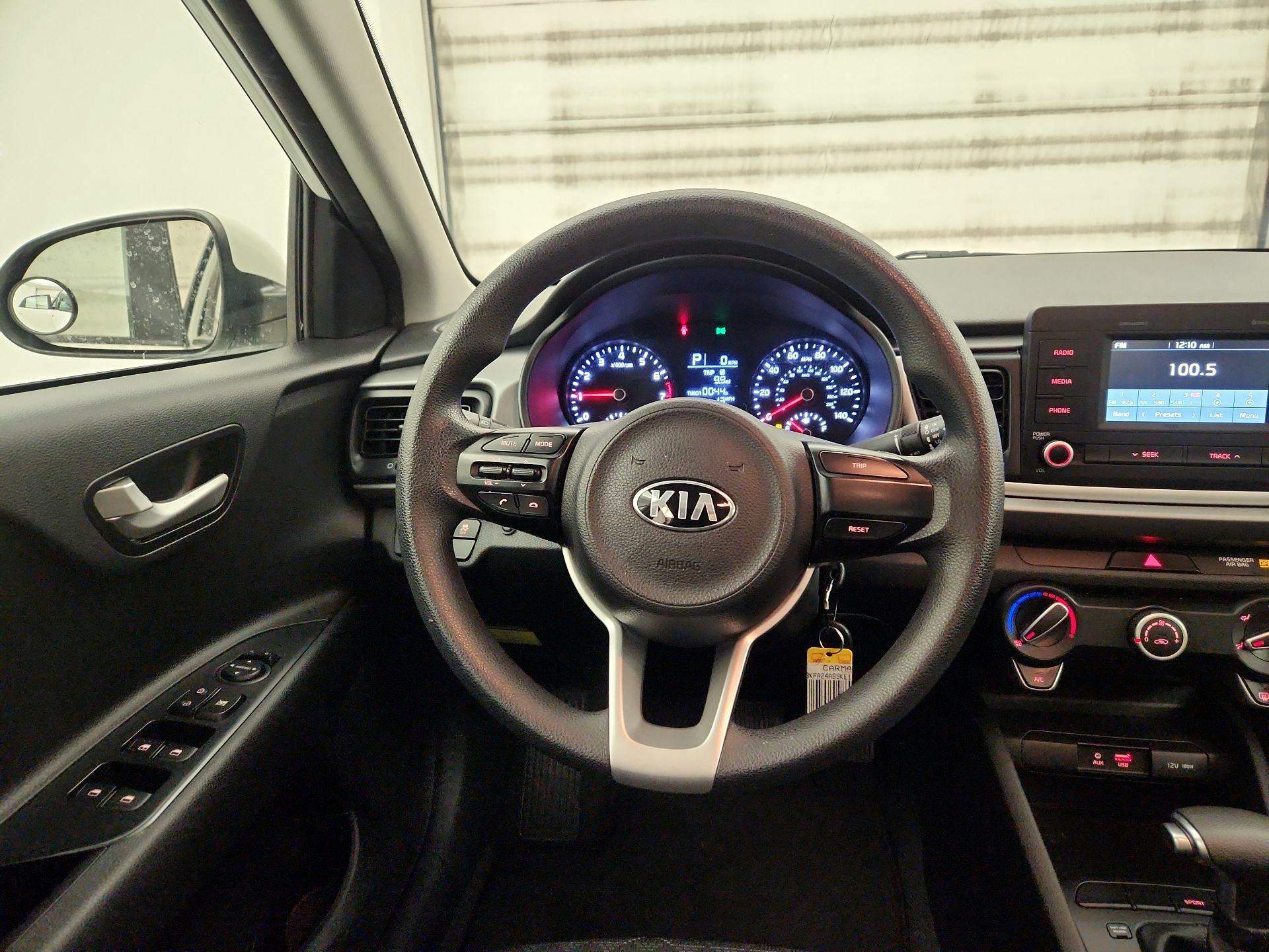 Thumbnail: 2019 Kia Rio - 10