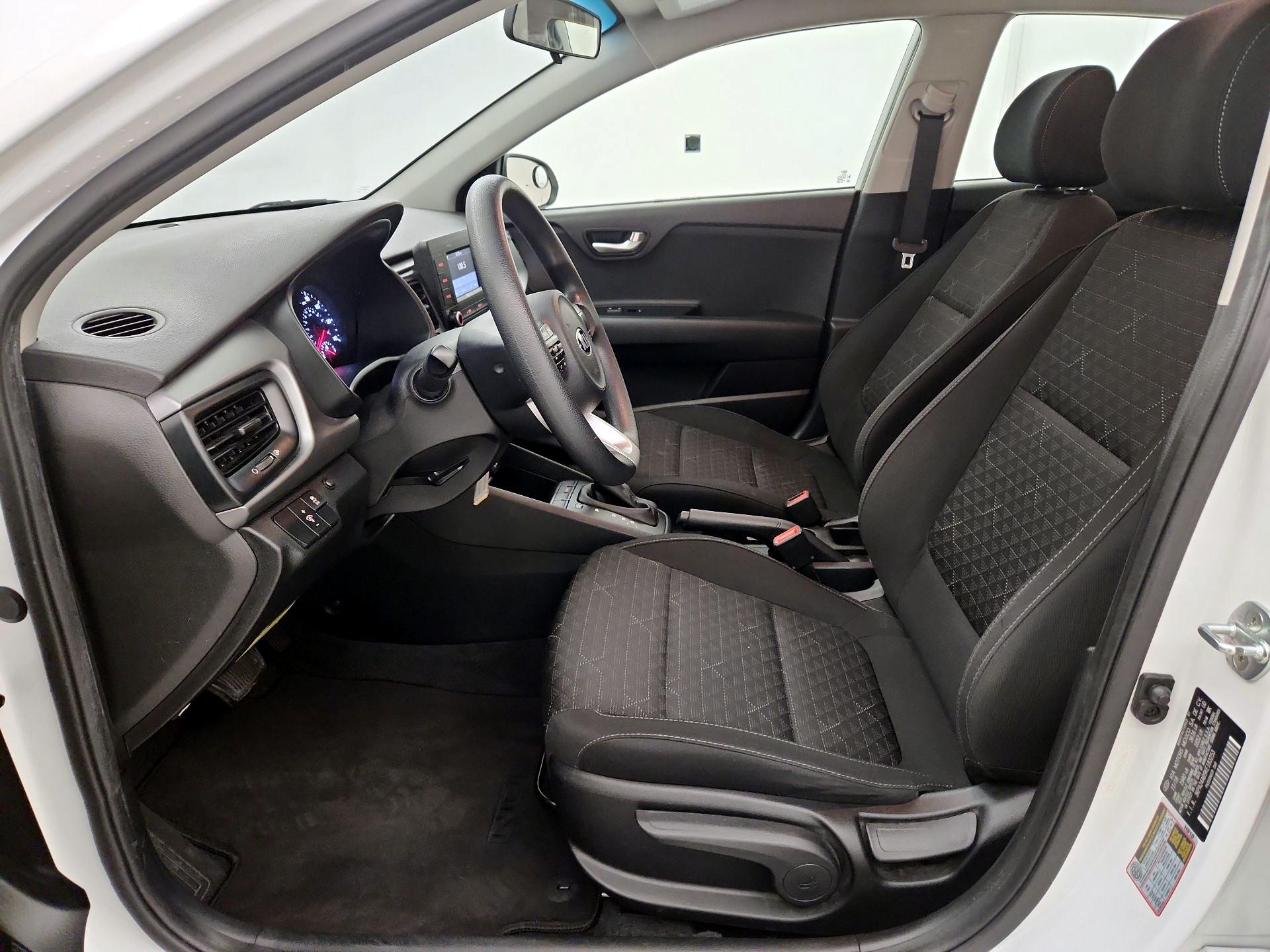 Thumbnail: 2019 Kia Rio - 11