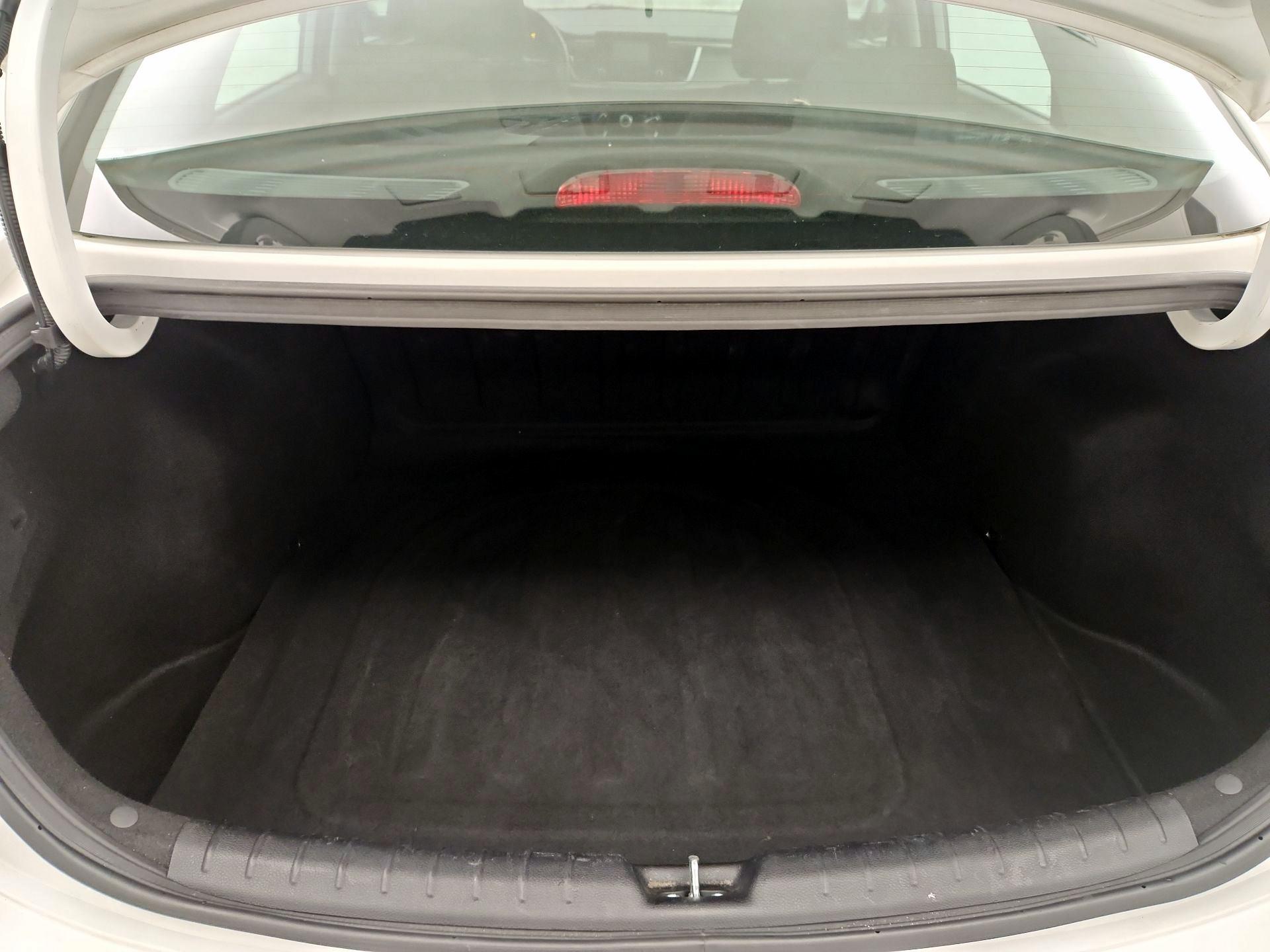 Thumbnail: 2019 Kia Rio - 20