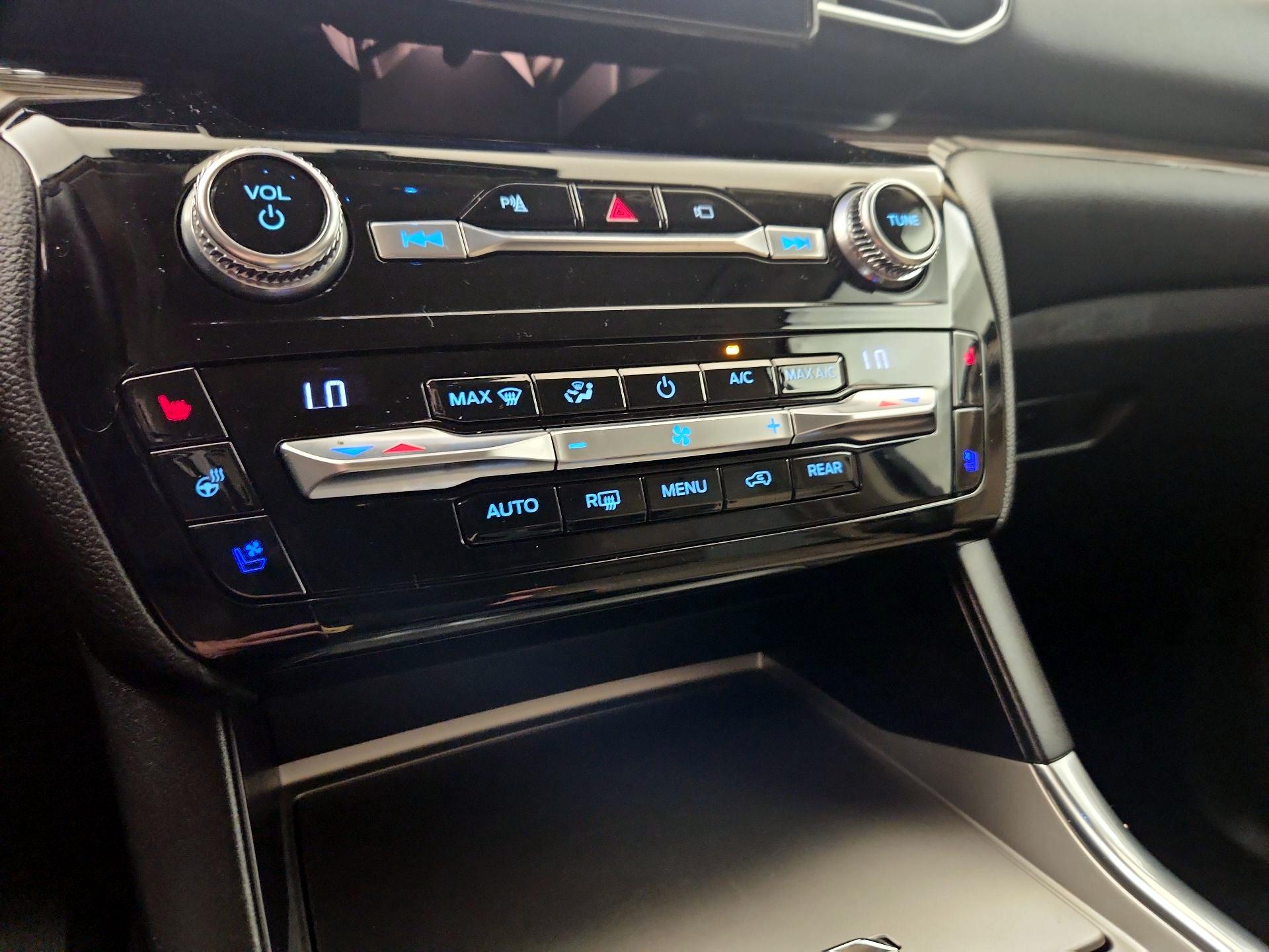 Thumbnail: 2021 Ford Explorer - 17