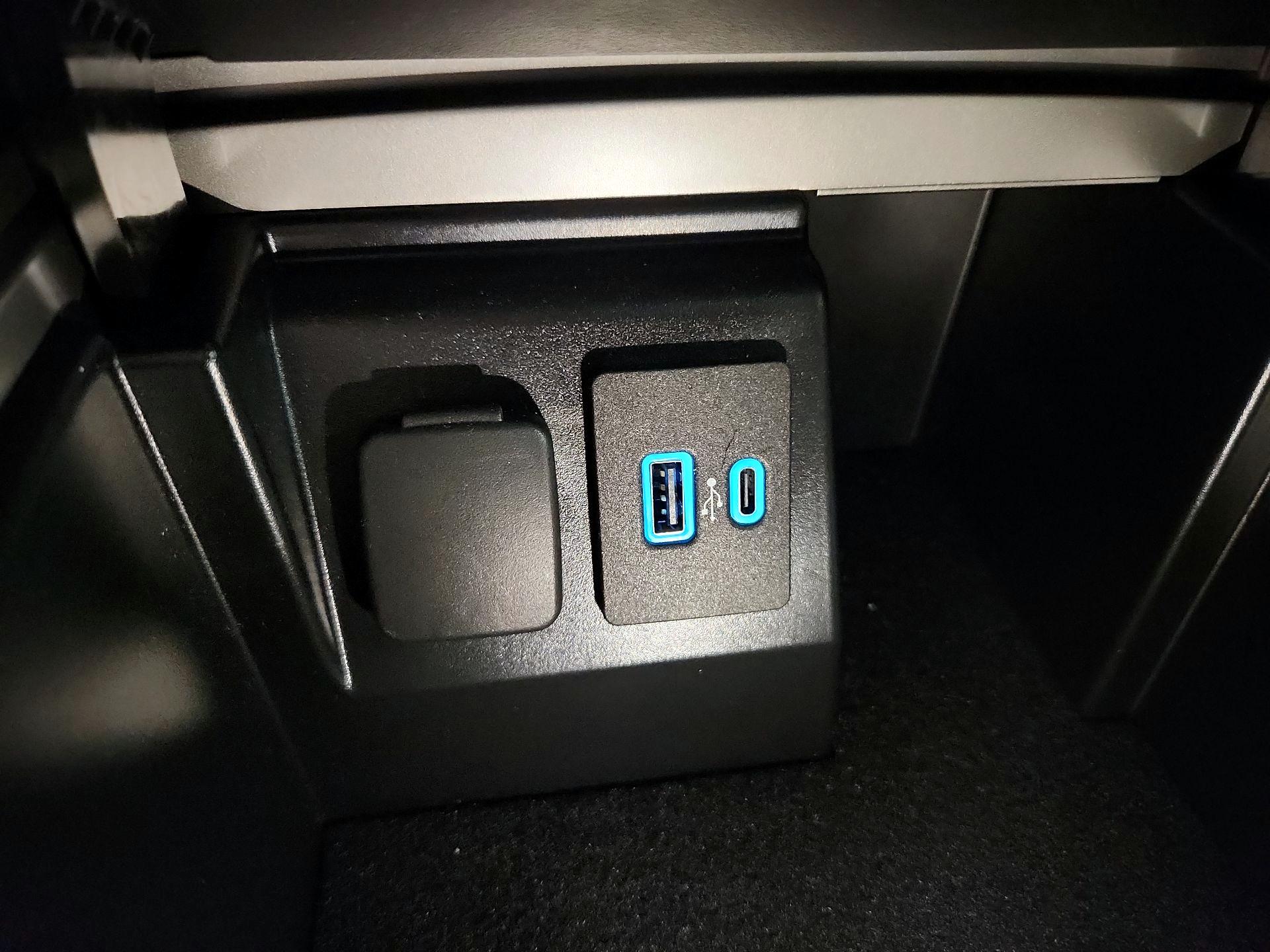 Thumbnail: 2021 Ford Explorer - 19