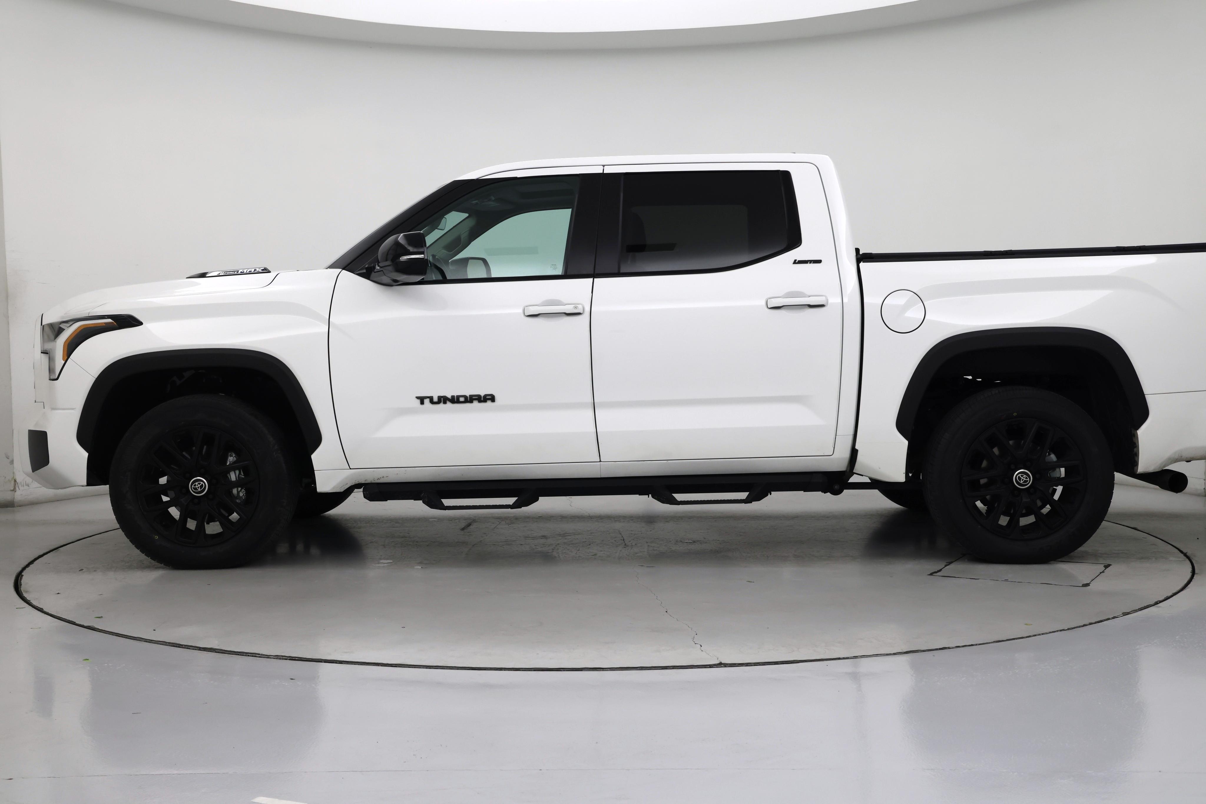 Thumbnail: 2024 Toyota Tundra - 3