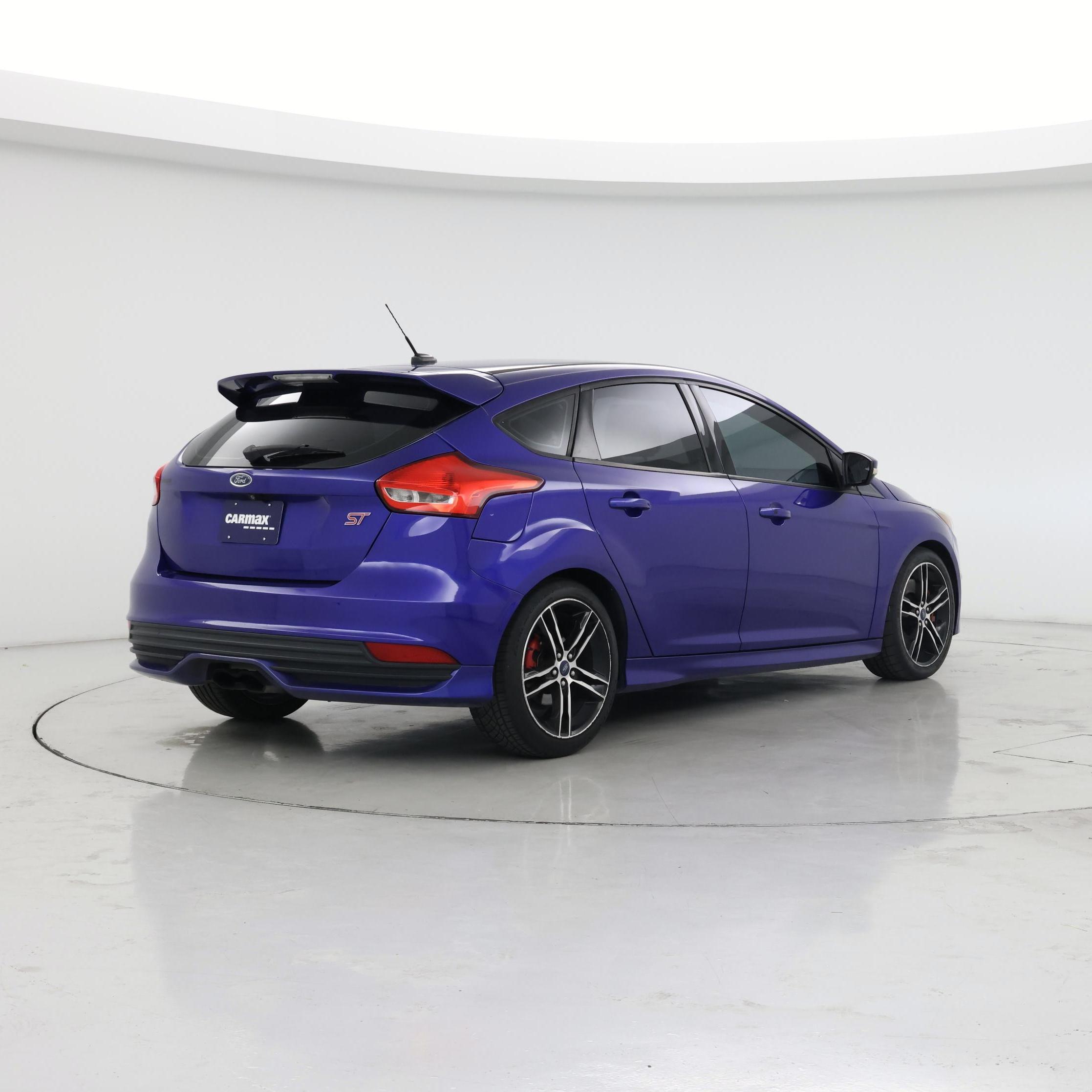 Thumbnail: 2015 Ford Focus - 8