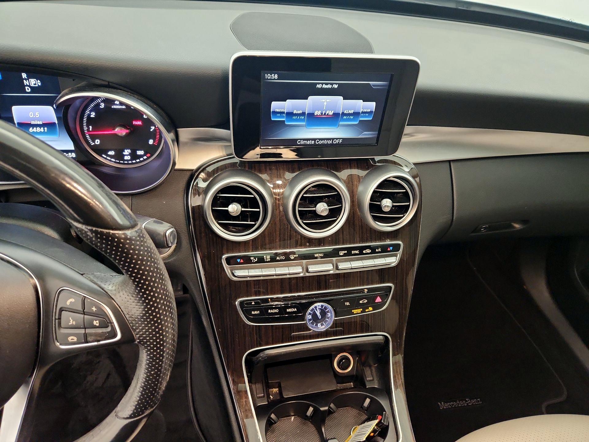 Thumbnail: 2015 Mercedes-Benz C-Class - 9