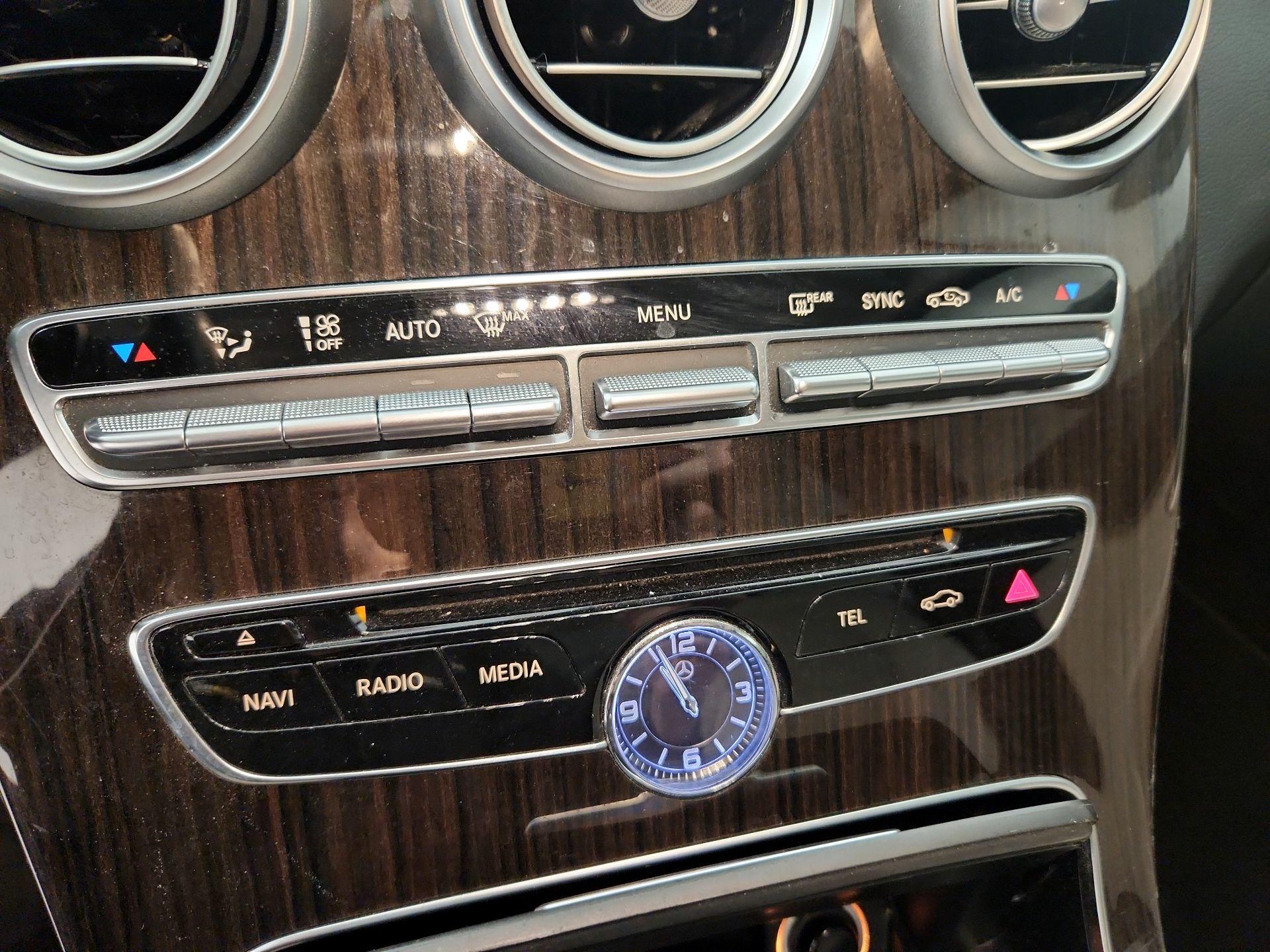 Thumbnail: 2015 Mercedes-Benz C-Class - 15