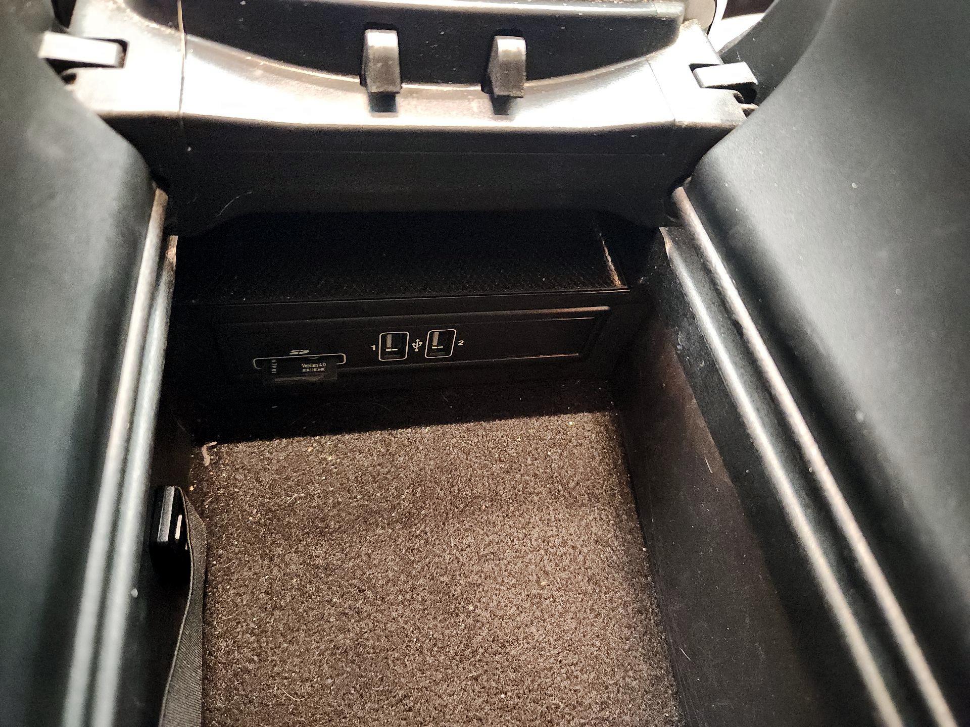 Thumbnail: 2015 Mercedes-Benz C-Class - 17