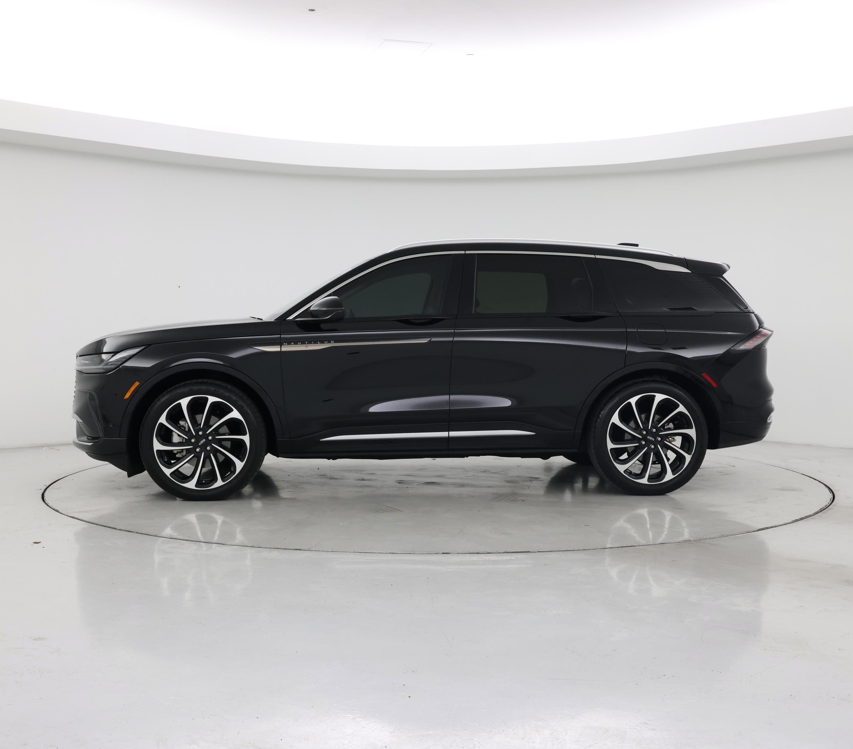 Thumbnail: 2024 Lincoln Nautilus - 3