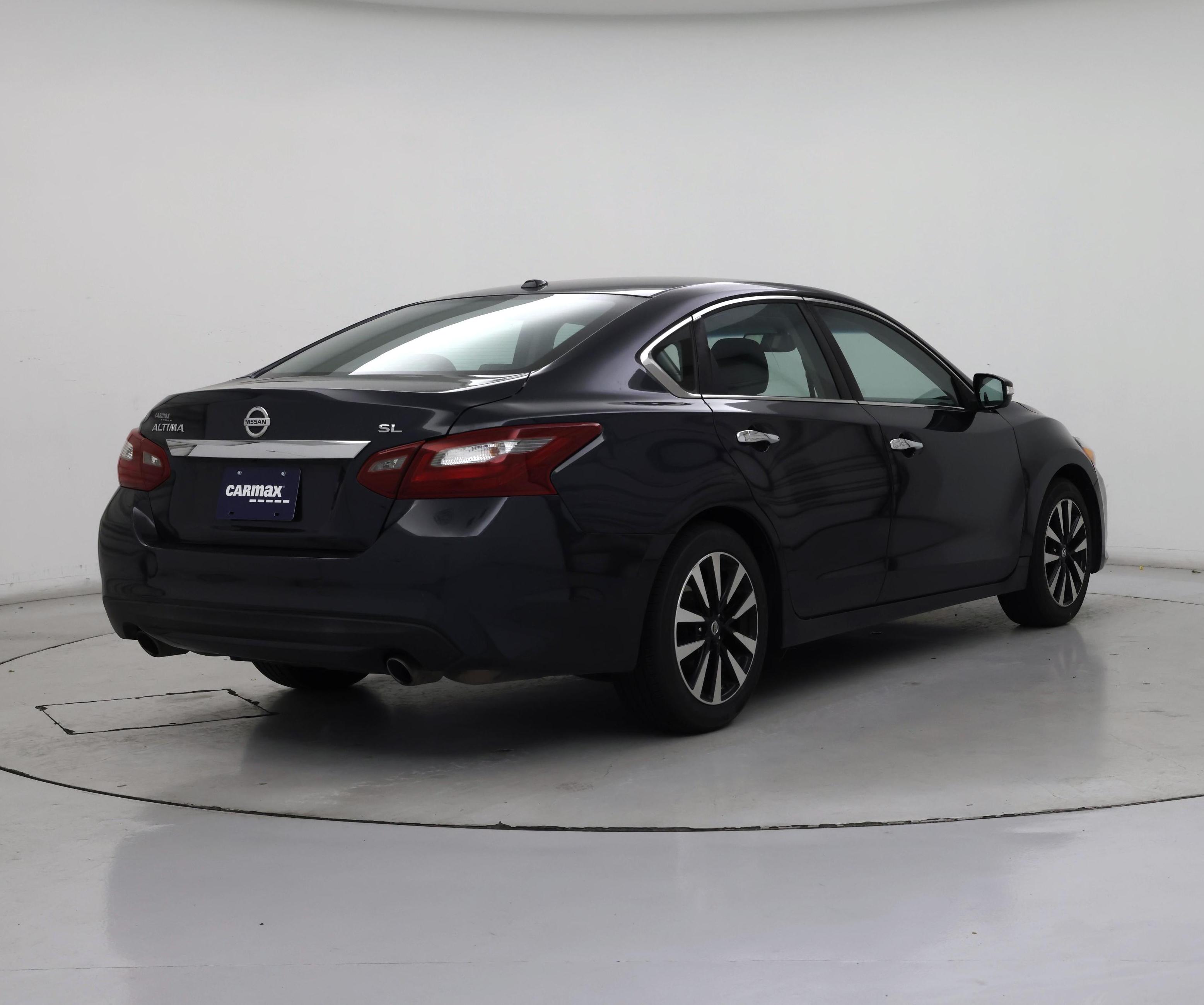 Thumbnail: 2018 Nissan Altima - 8