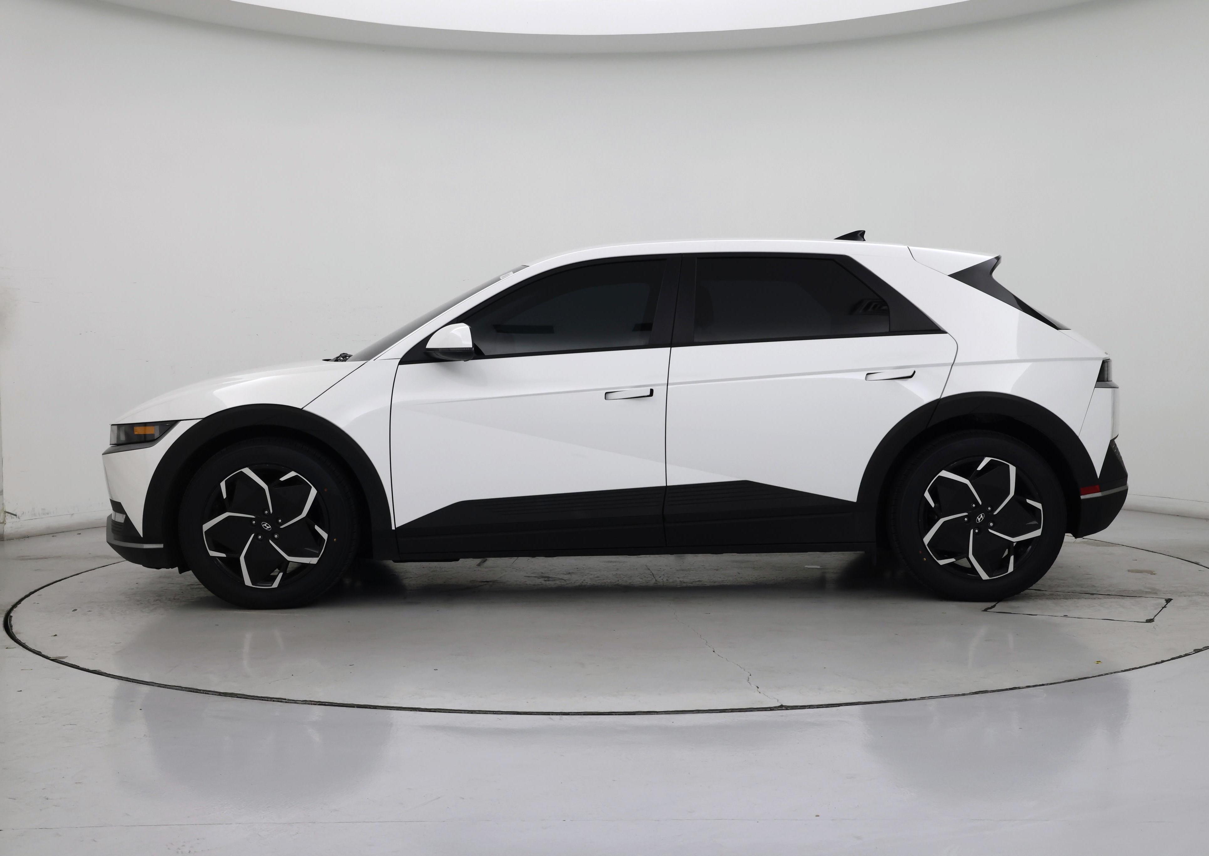 Thumbnail: 2024 Hyundai Ioniq 5 - 3