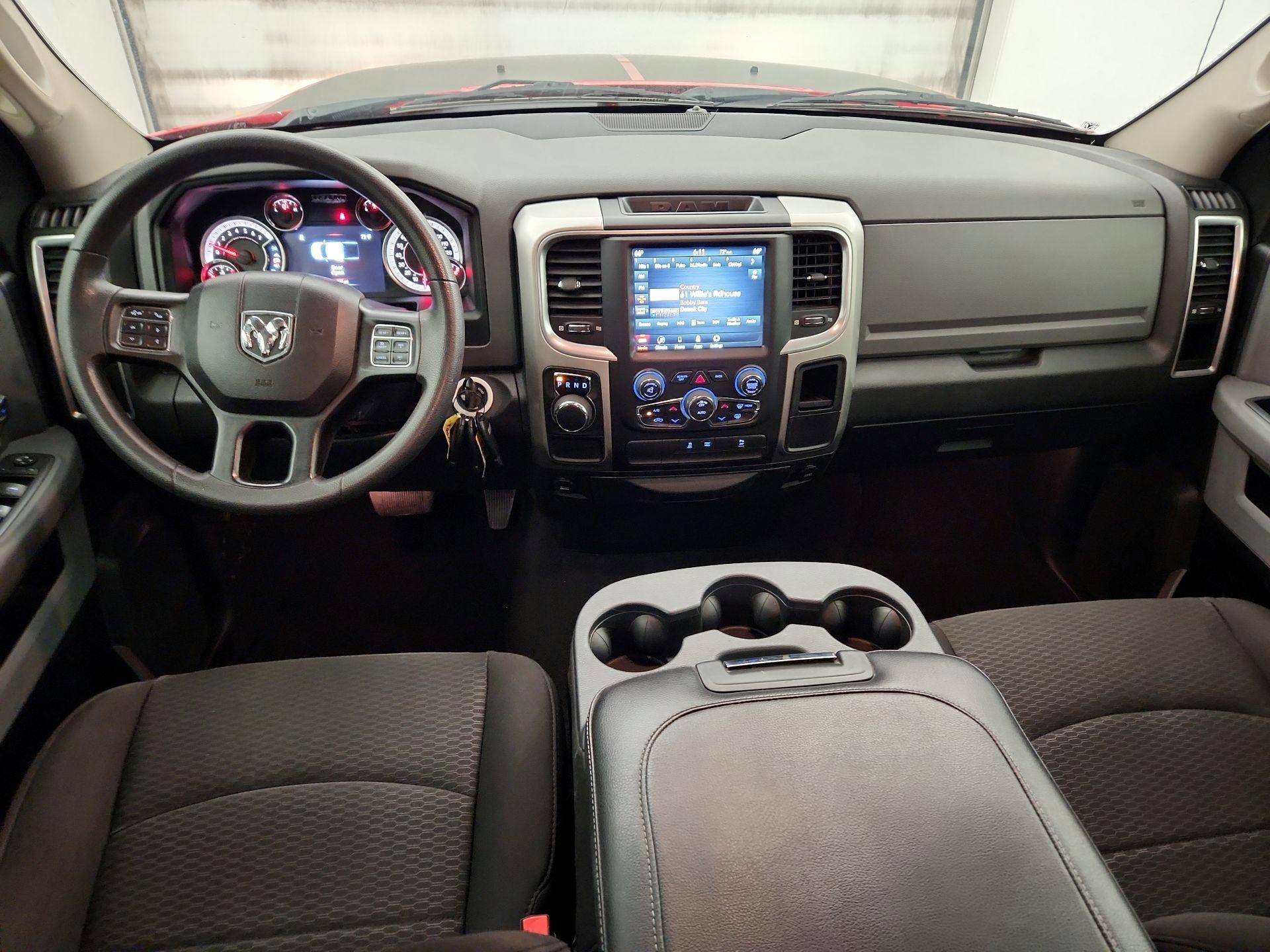Thumbnail: 2020 RAM 1500 Classic - 9