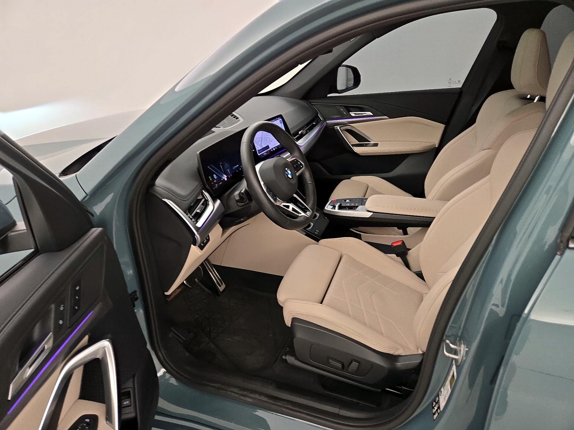 Thumbnail: 2025 BMW X1 - 11