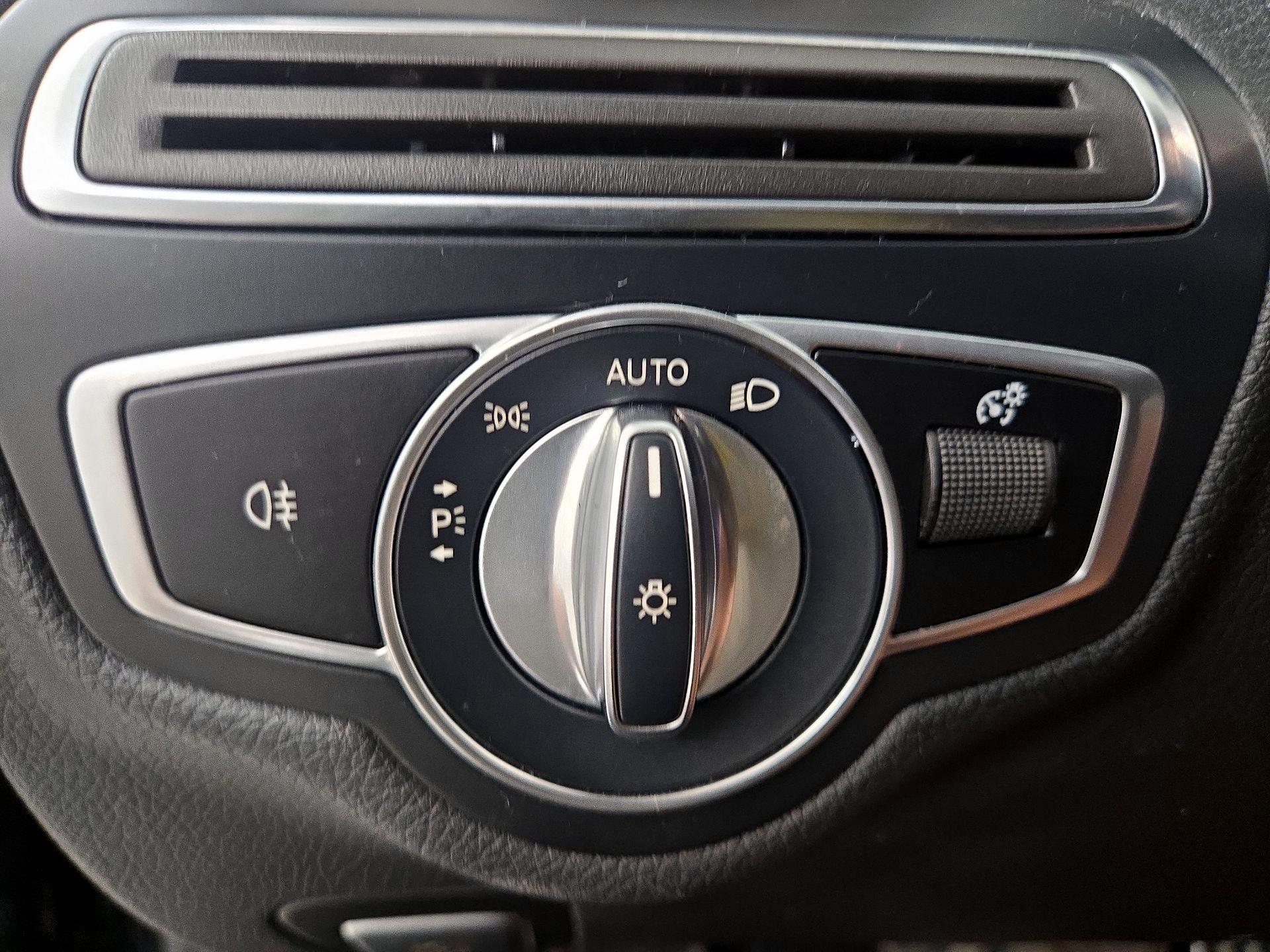 Thumbnail: 2021 Mercedes-Benz C-Class - 13