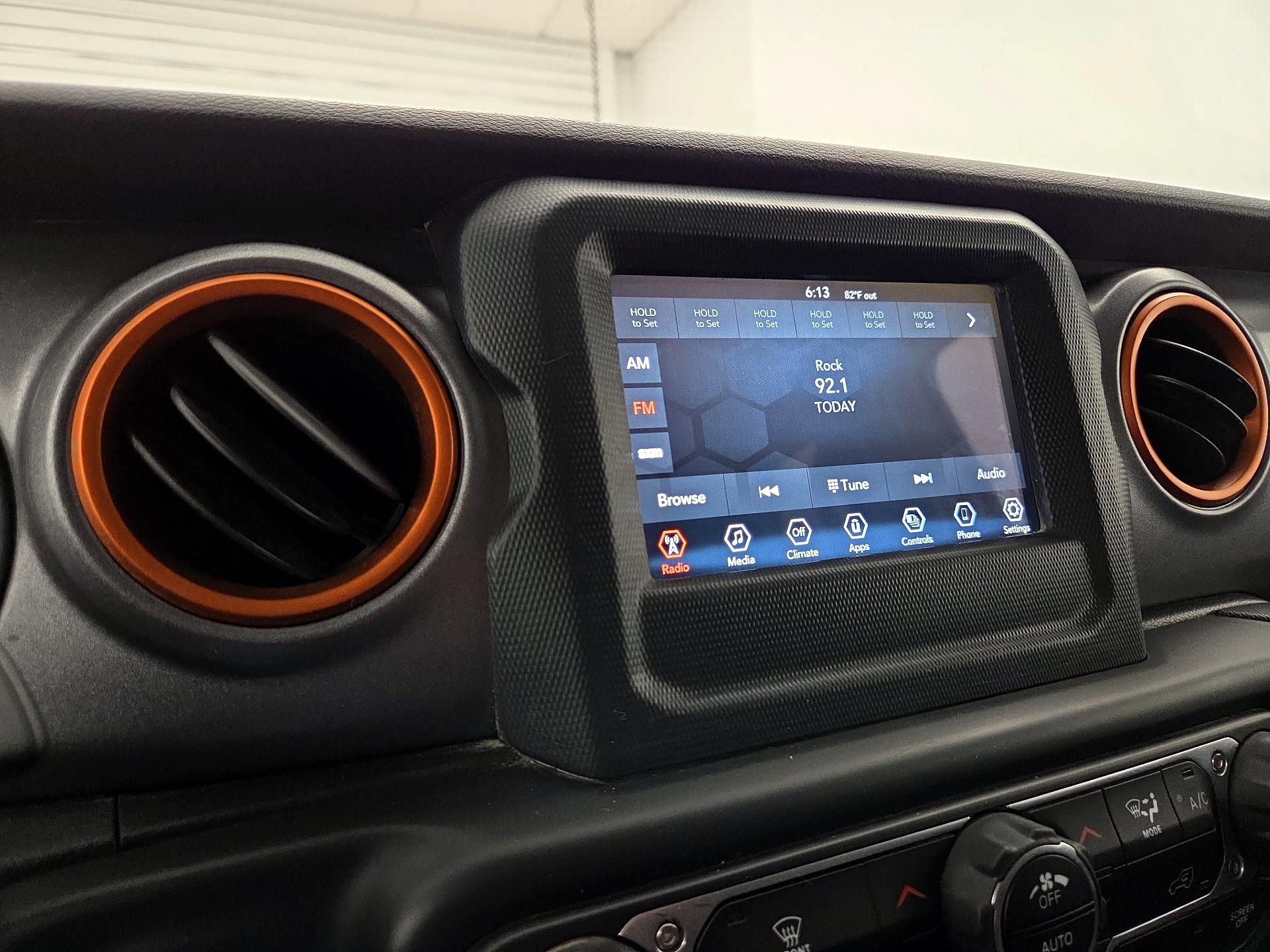 Thumbnail: 2021 Jeep Gladiator - 15