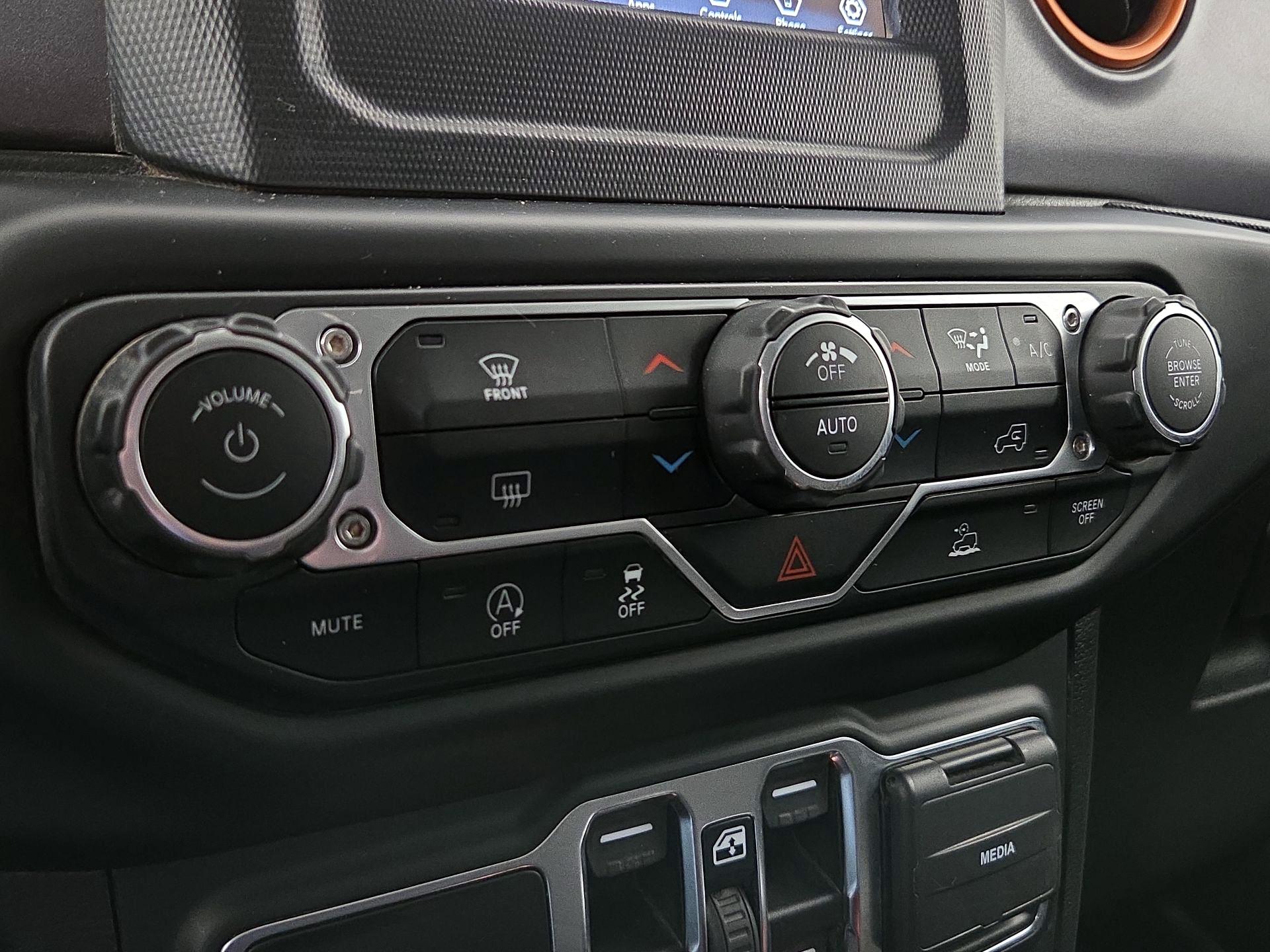 Thumbnail: 2021 Jeep Gladiator - 16