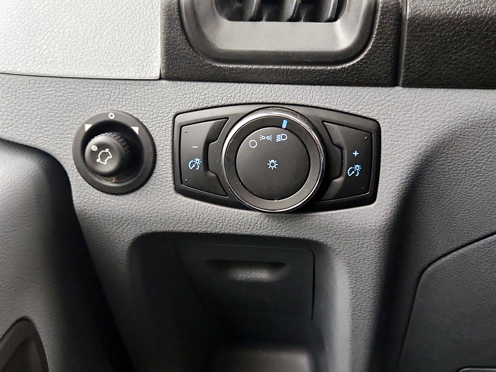 Thumbnail: 2017 Ford Transit Series - 13