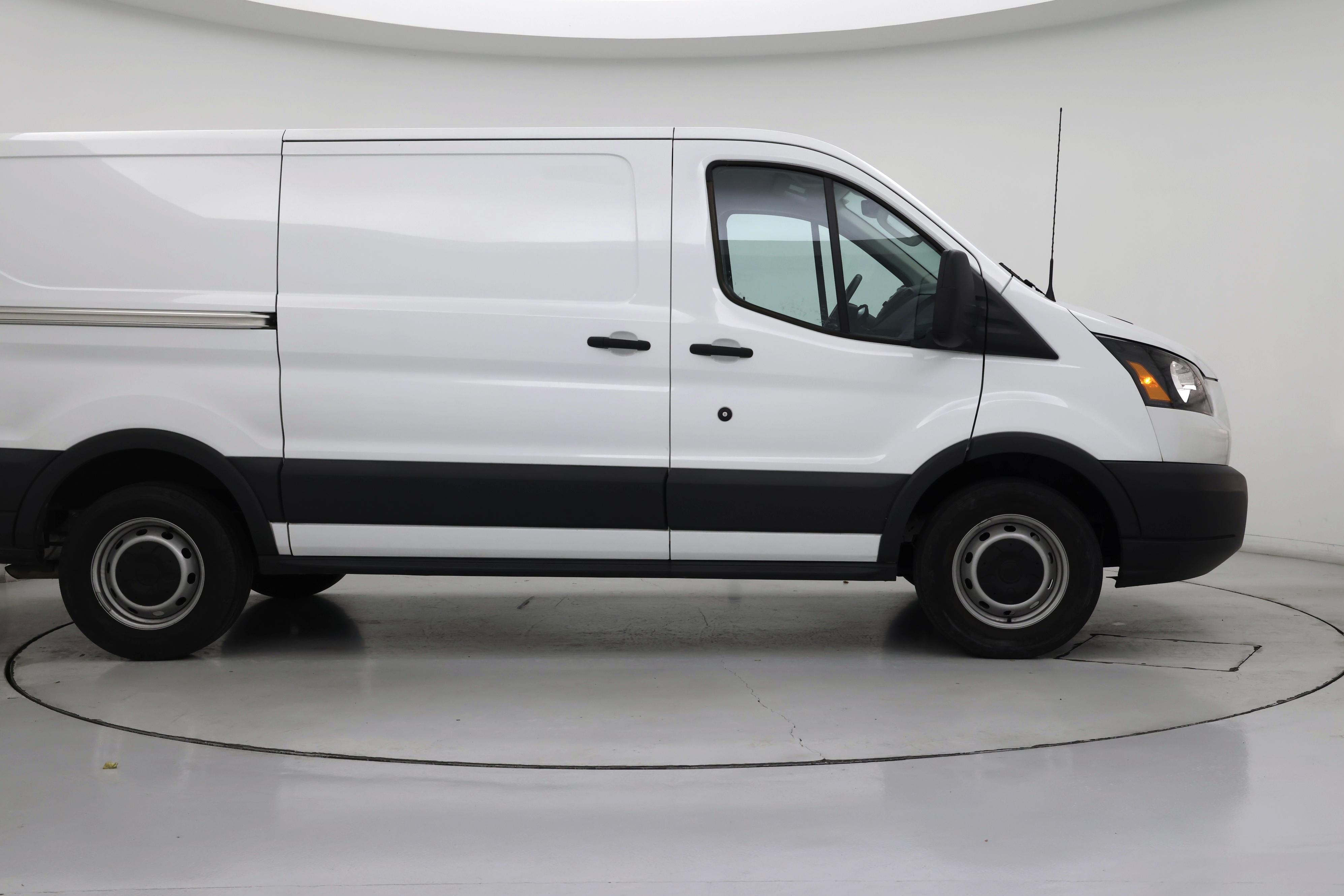 Thumbnail: 2017 Ford Transit Series - 7