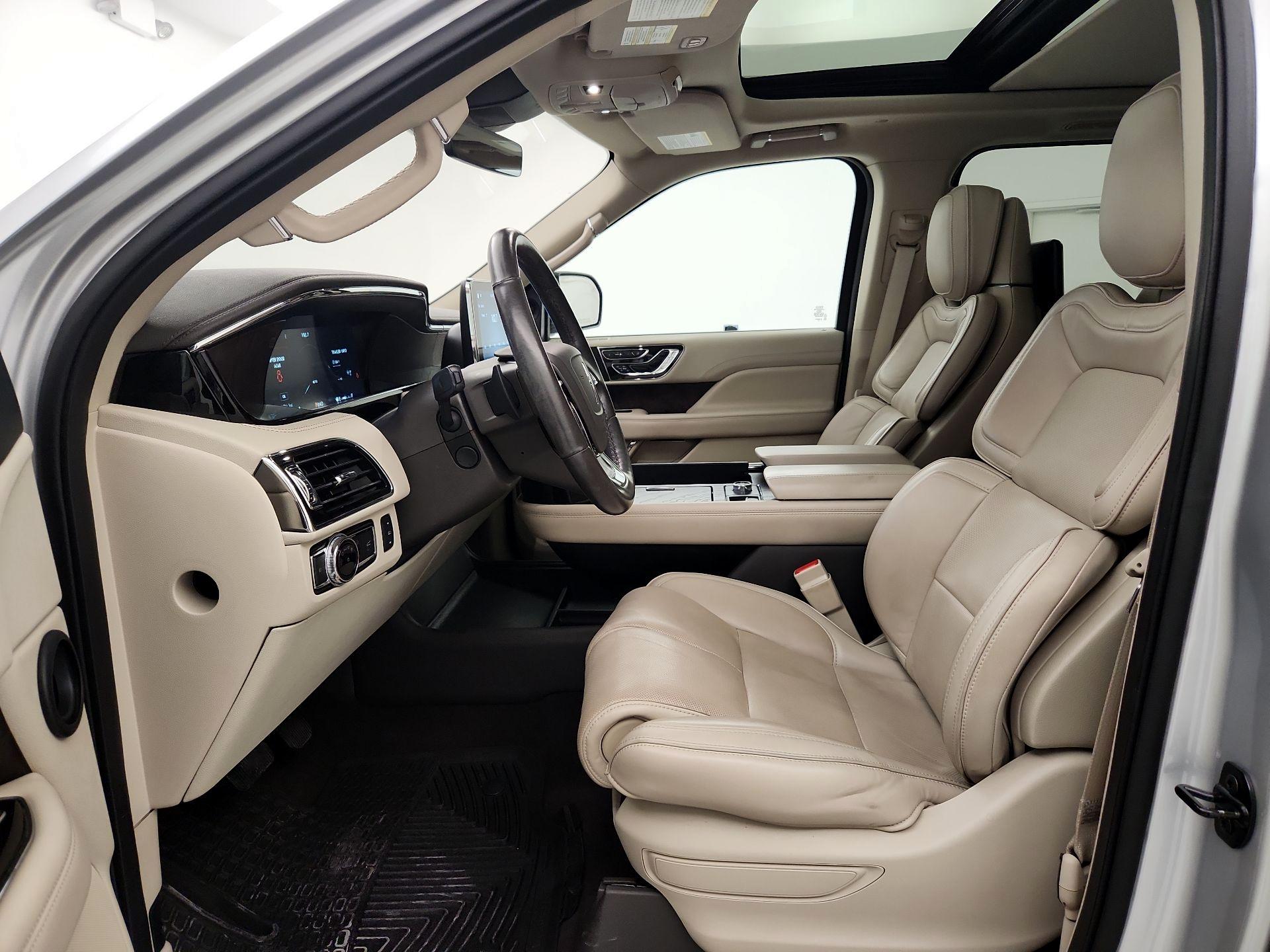 Thumbnail: 2019 Lincoln Navigator - 11