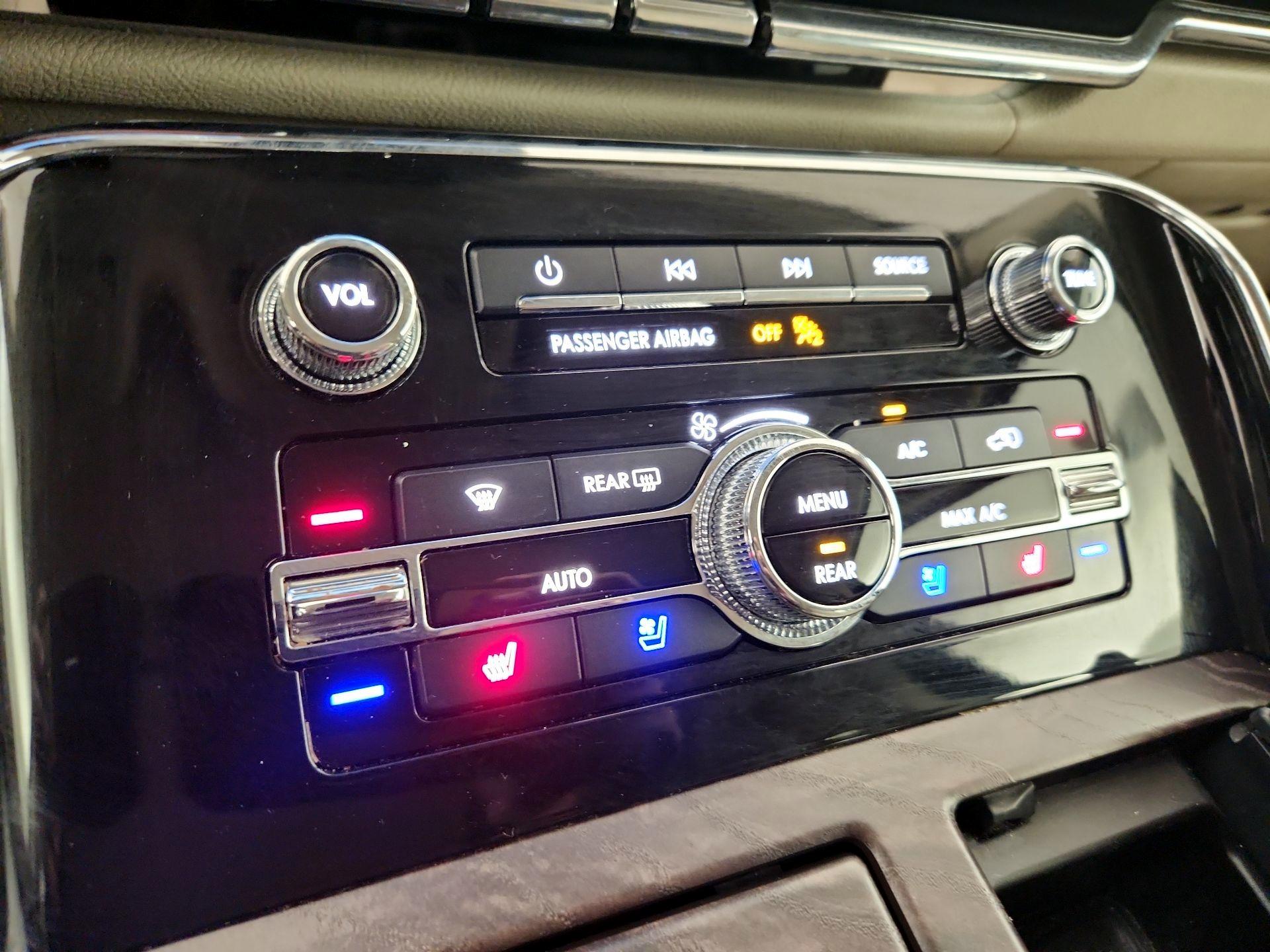 Thumbnail: 2019 Lincoln Navigator - 16