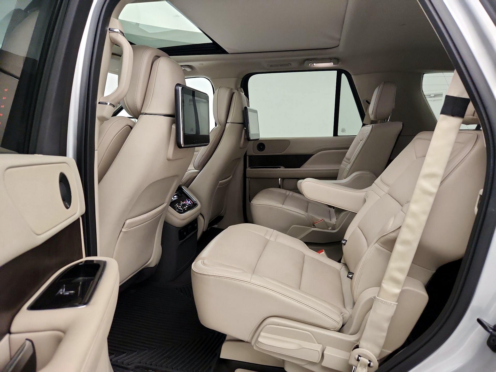 Thumbnail: 2019 Lincoln Navigator - 20