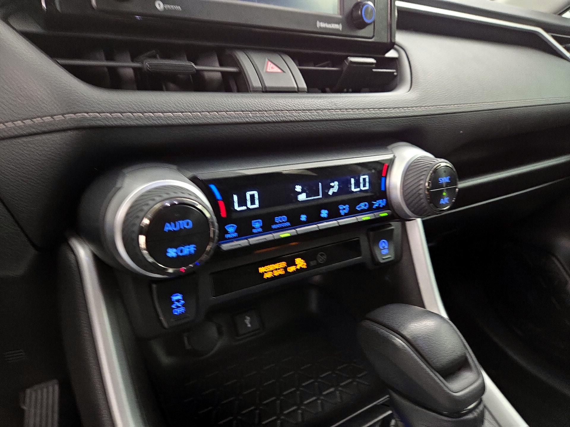 Thumbnail: 2022 Toyota RAV4 - 16