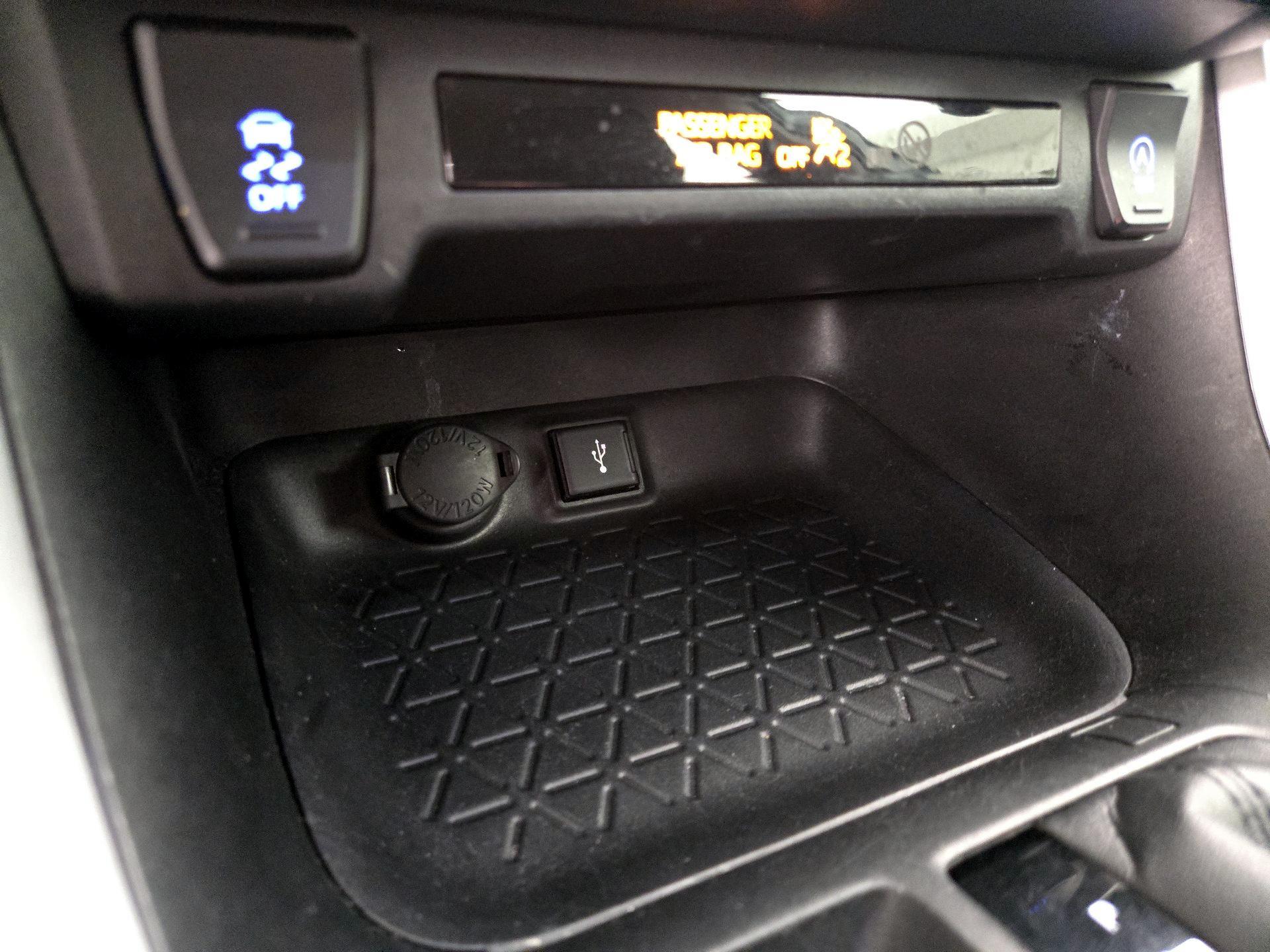 Thumbnail: 2022 Toyota RAV4 - 18