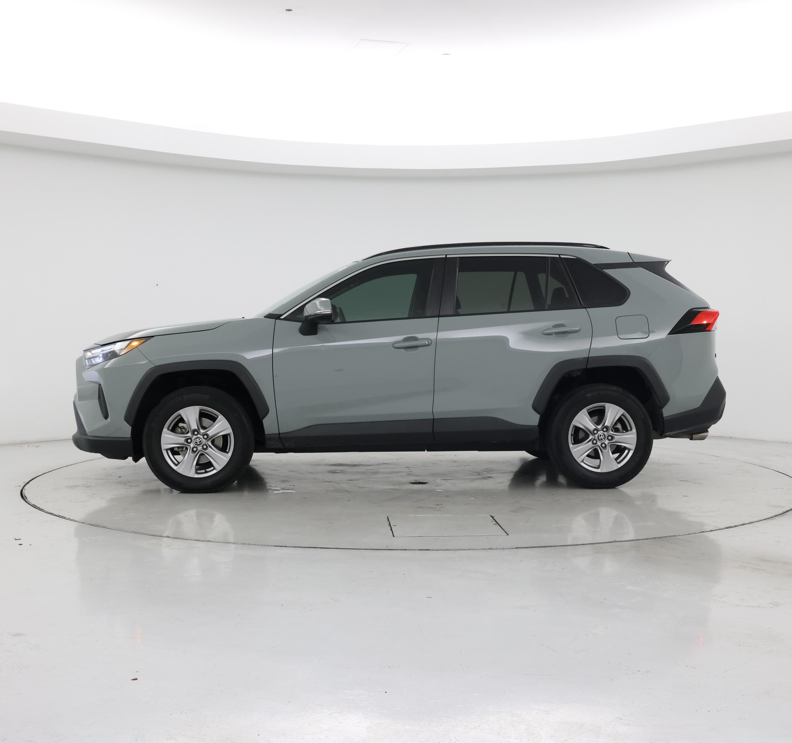 Thumbnail: 2022 Toyota RAV4 - 3