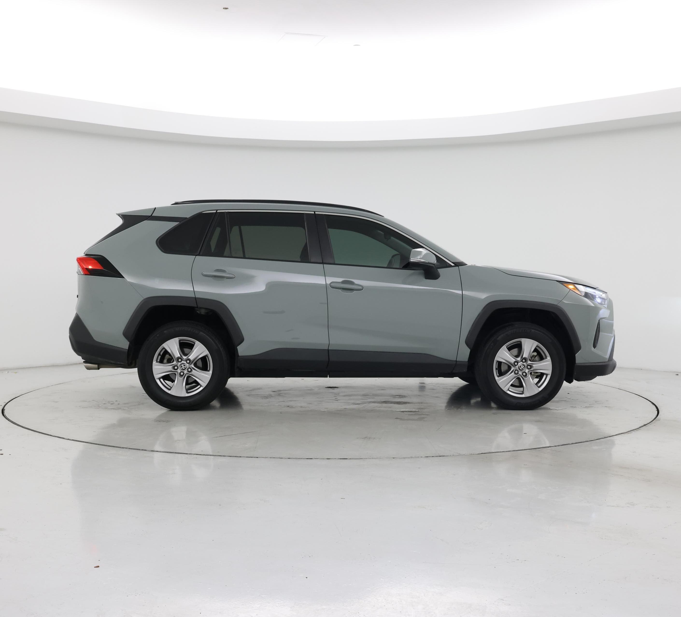 Thumbnail: 2022 Toyota RAV4 - 7