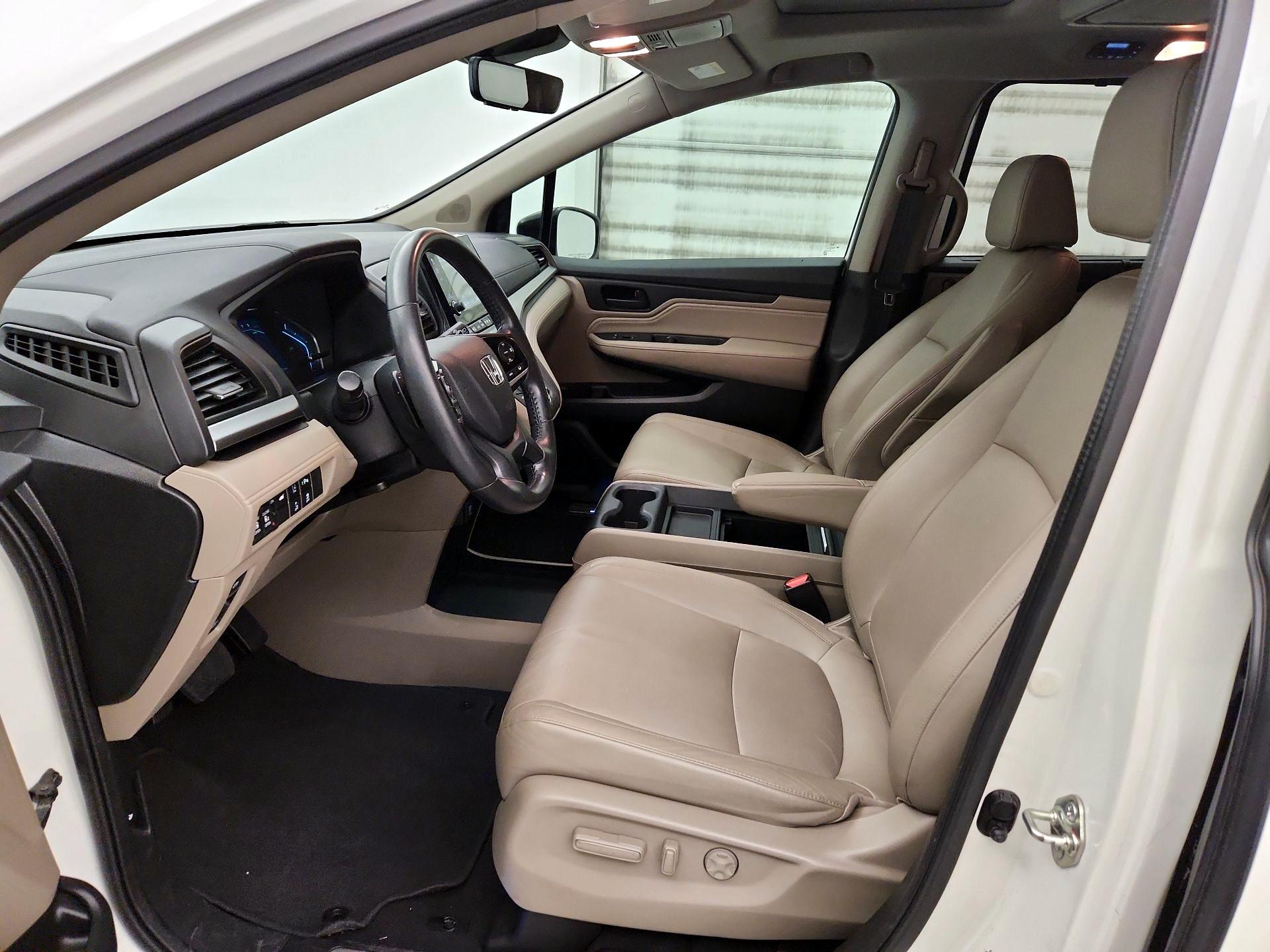 Thumbnail: 2018 Honda Odyssey - 11